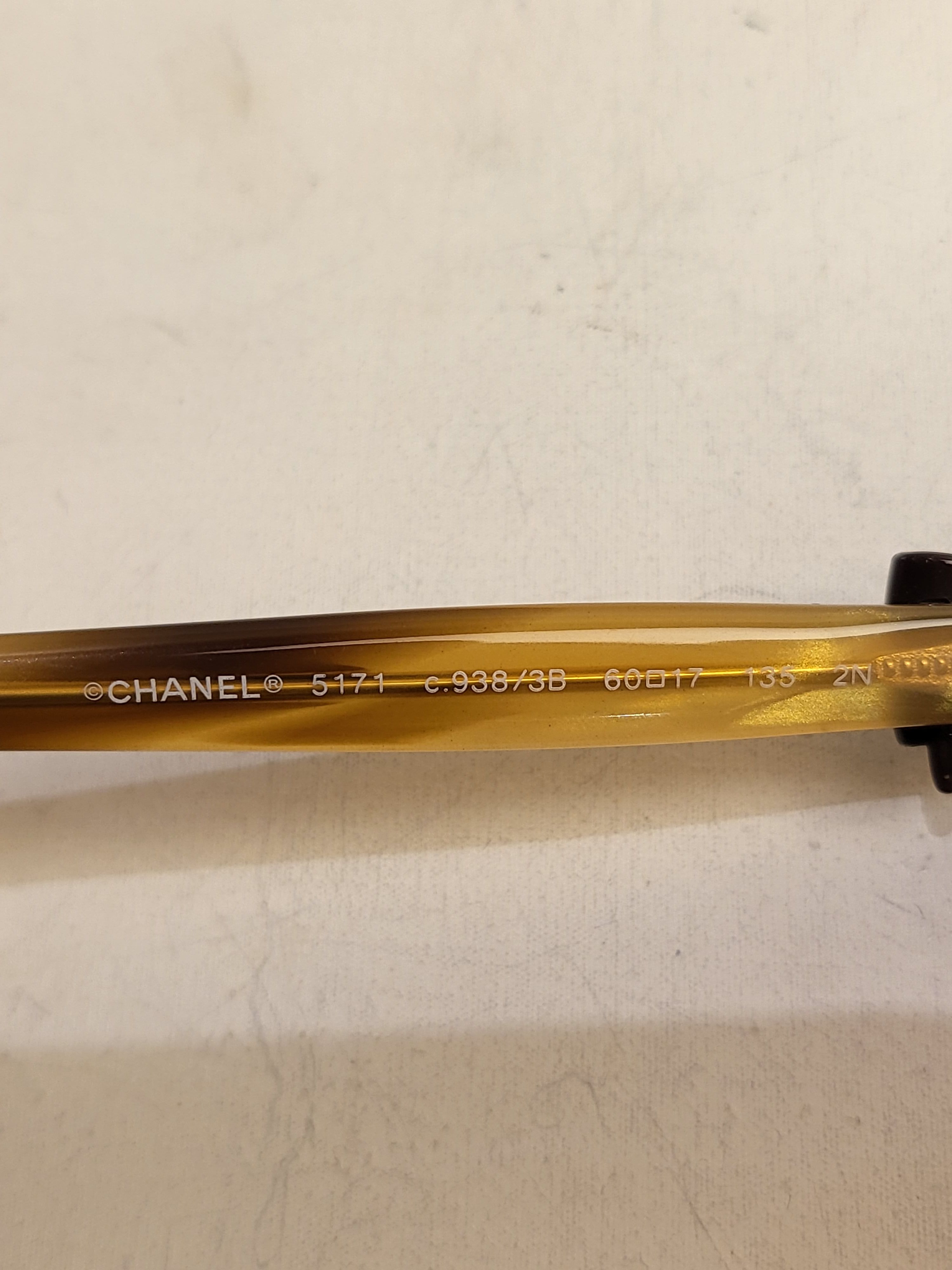 Preowned Chanel Brown Havana Sunglasses acetate