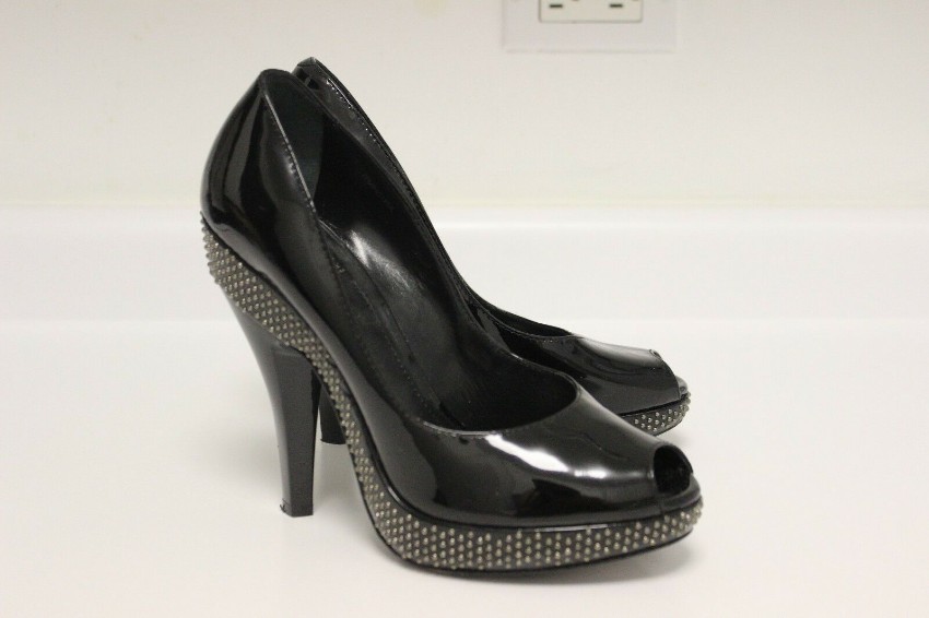 Preowned Burberry Patent Leather Mini Stud Platform Pump Size 365 Black