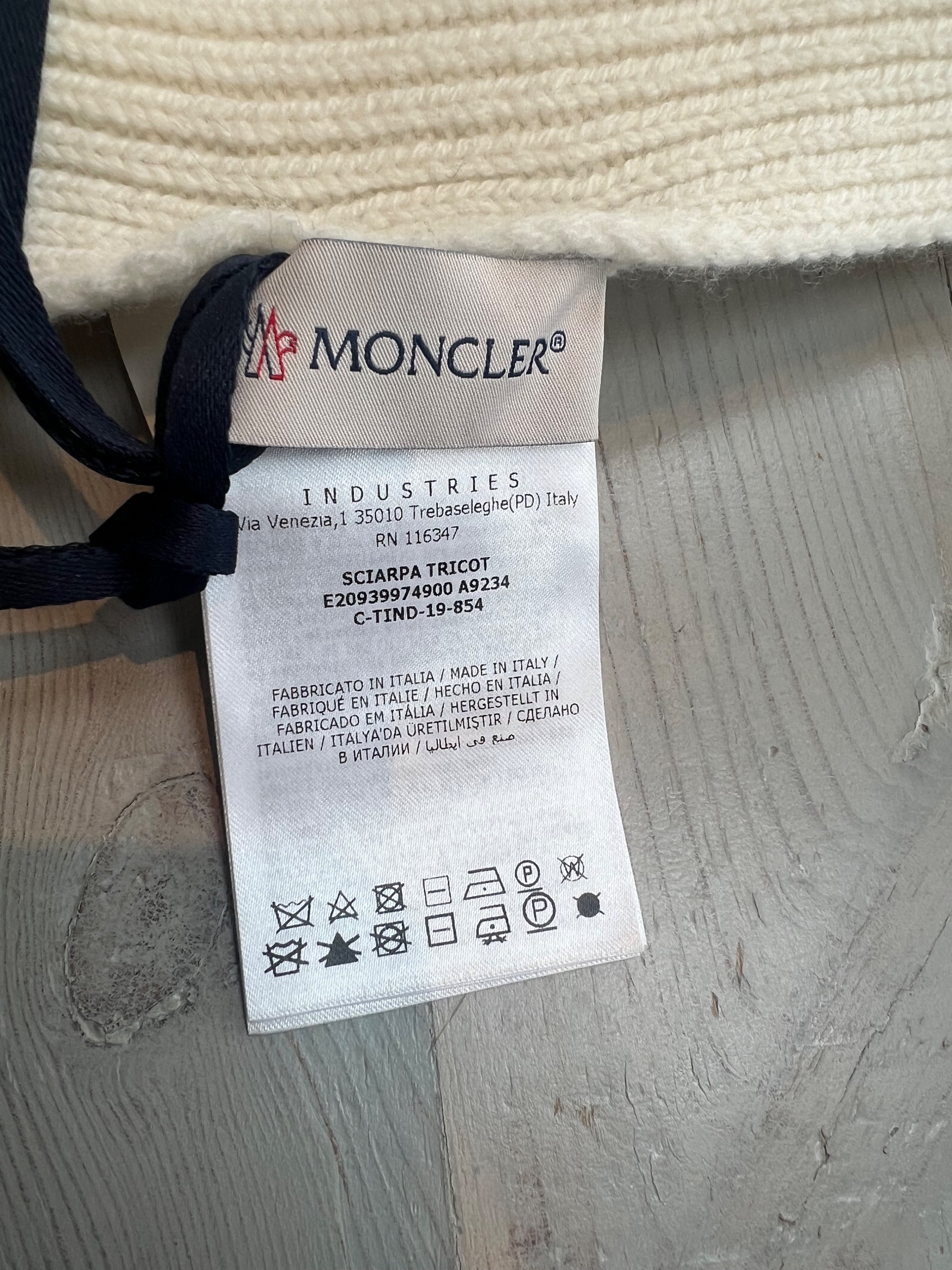 Moncler Cream Ribbed Scarf wool