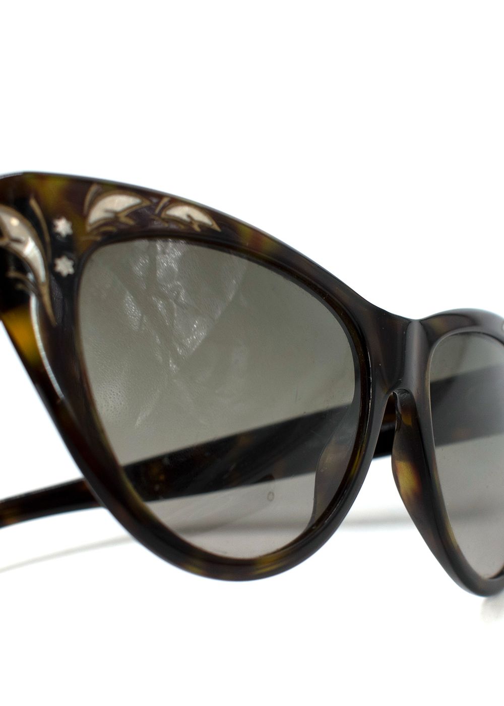 Preowned Gucci Brown Tortoiseshell Cat Eye Sunglasses Brown/White plastic