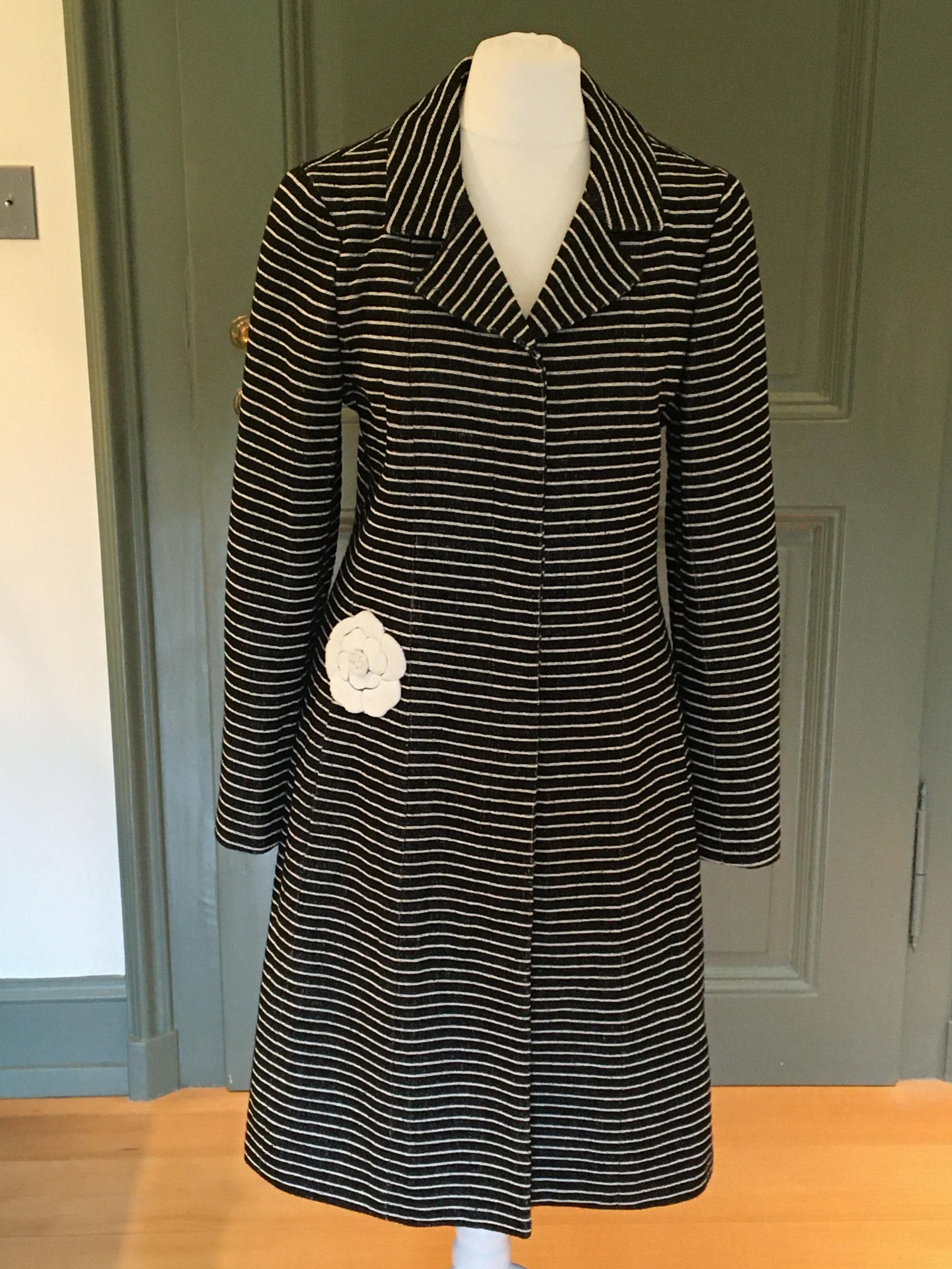 Preowned Chanel Black  White Striped Tweed Coat Size XS cotton