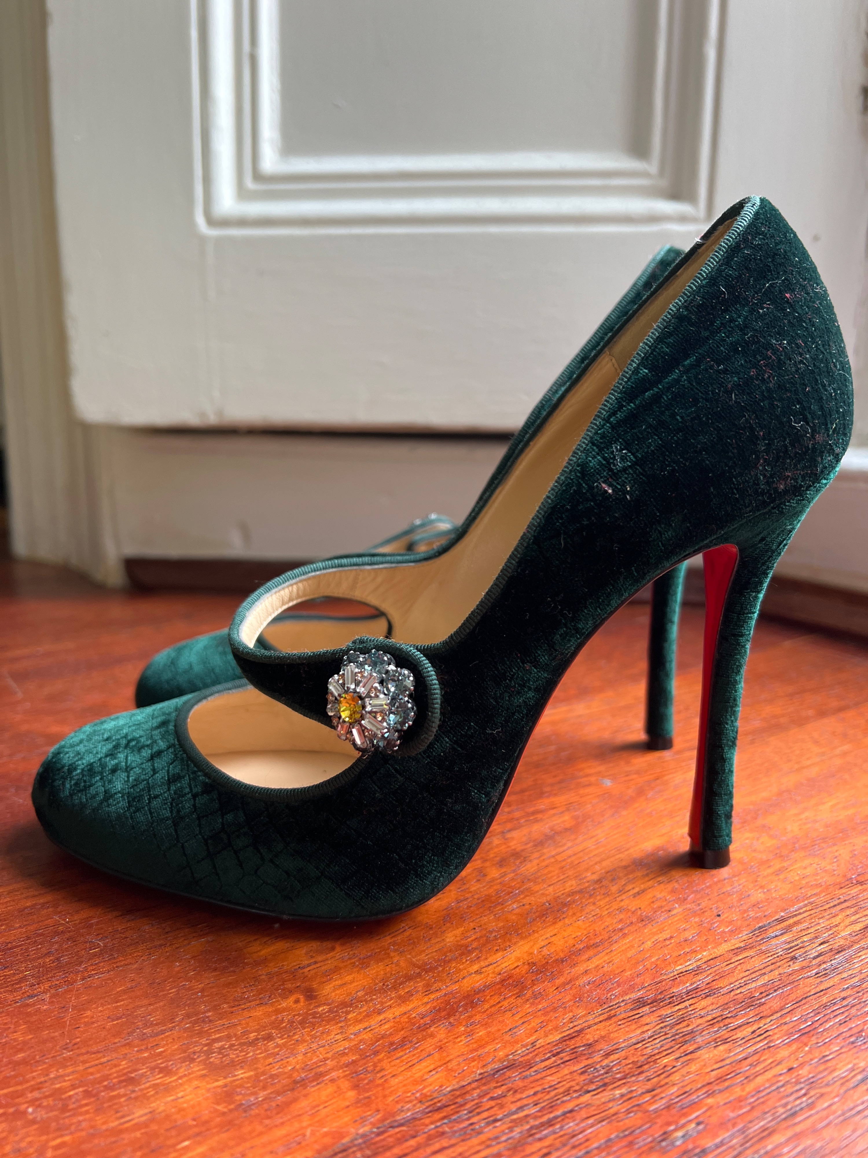 Preowned Christian Louboutin emerald-green velvet  snakeskin Mary Jane heeled pumps Size 39 Dark green