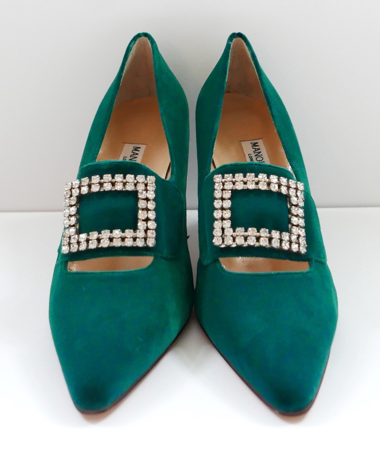 Manolo Blahnik Emerald Green Velvet Pumps Size 39