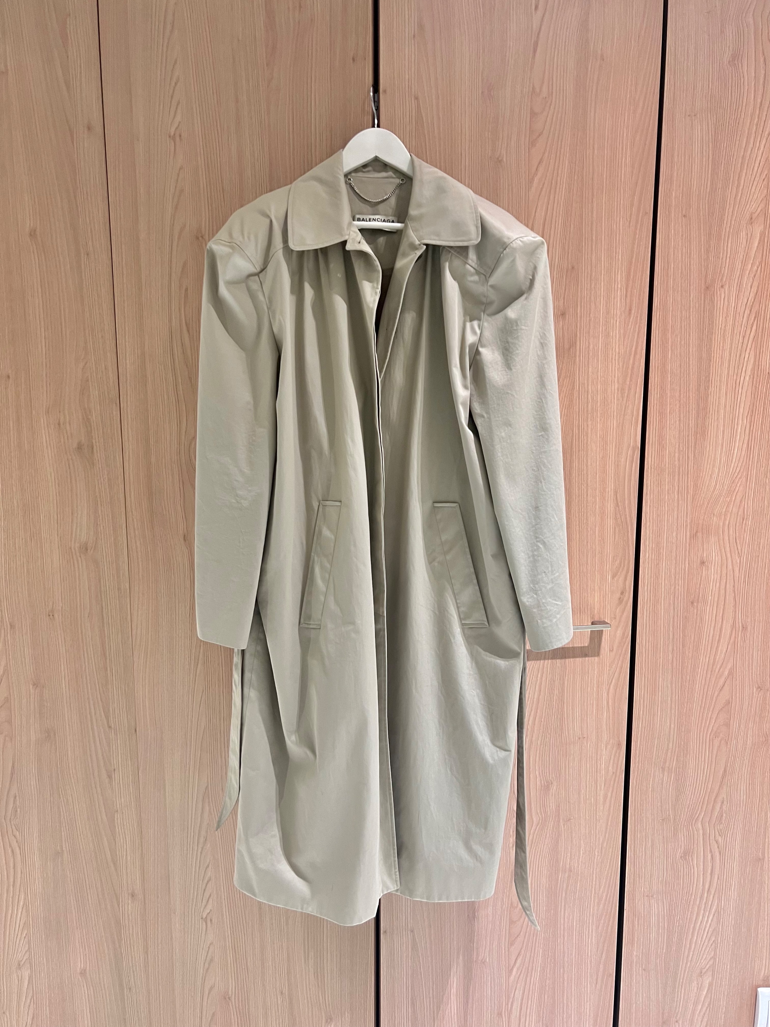 Preowned Balenciaga Beige Exaggerated Shoulder Trench Coat Size 40 cotton