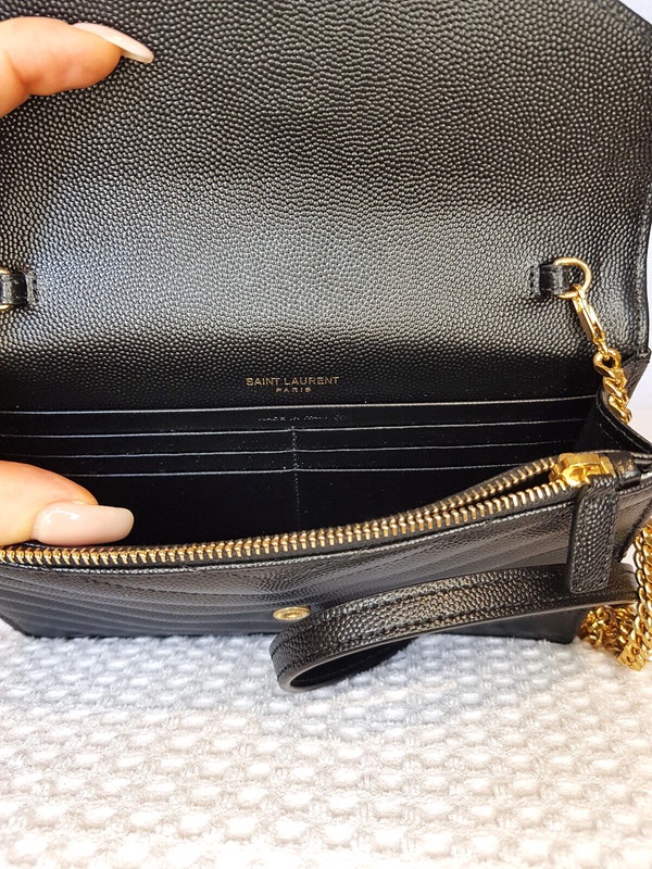 Preowned Saint Laurent Black Graine De Poudre Casandra Envelope Wallet on Chain grain de poudre leather calfskin