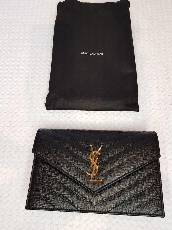 Preowned Saint Laurent Black Graine De Poudre Casandra Envelope Wallet on Chain grain de poudre leather calfskin