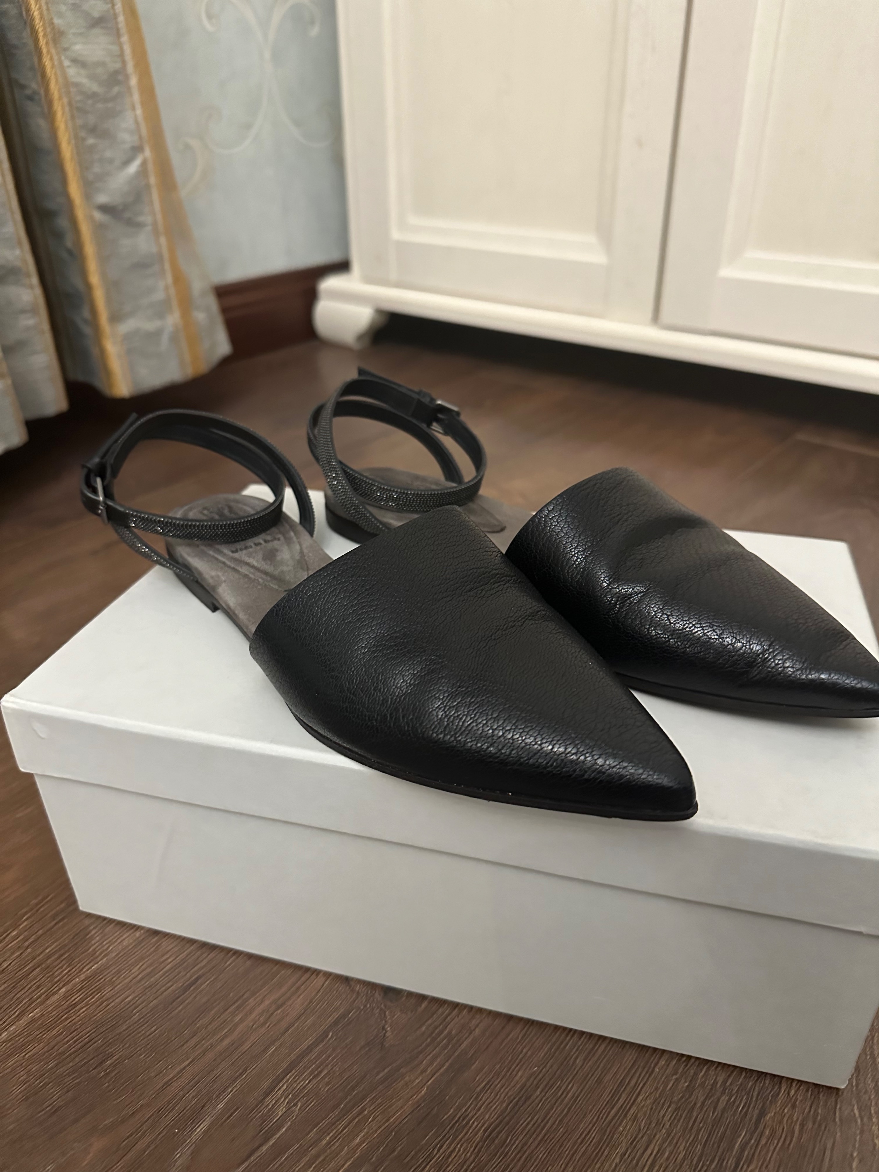 Preowned Brunello Cucinelli Black Monili Ankle Wrap Flats Size 39 leather