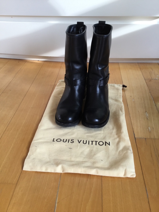 Preowned Louis Vuitton Black Leather Mid-Calf Boots Size 385