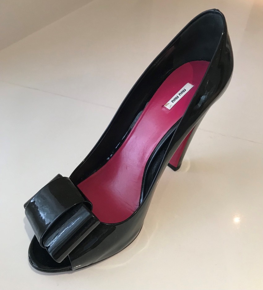 Preowned Miu Miu Black Patent Open Toe Bow Pumps Size 405