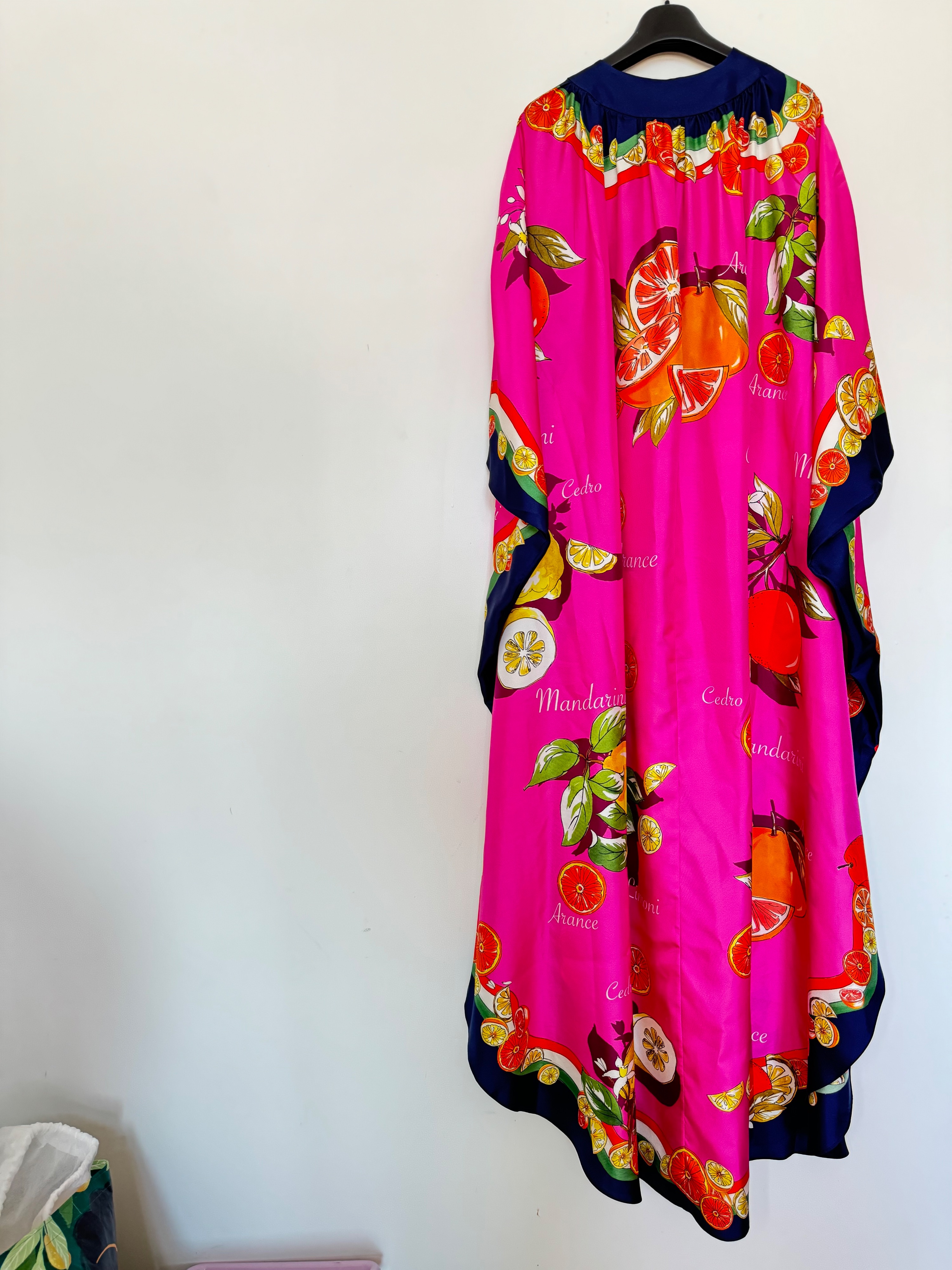 Preowned Dolce  Gabbana Pink Capri Silk Painterly Fruit Kaftan Size S Multicolor