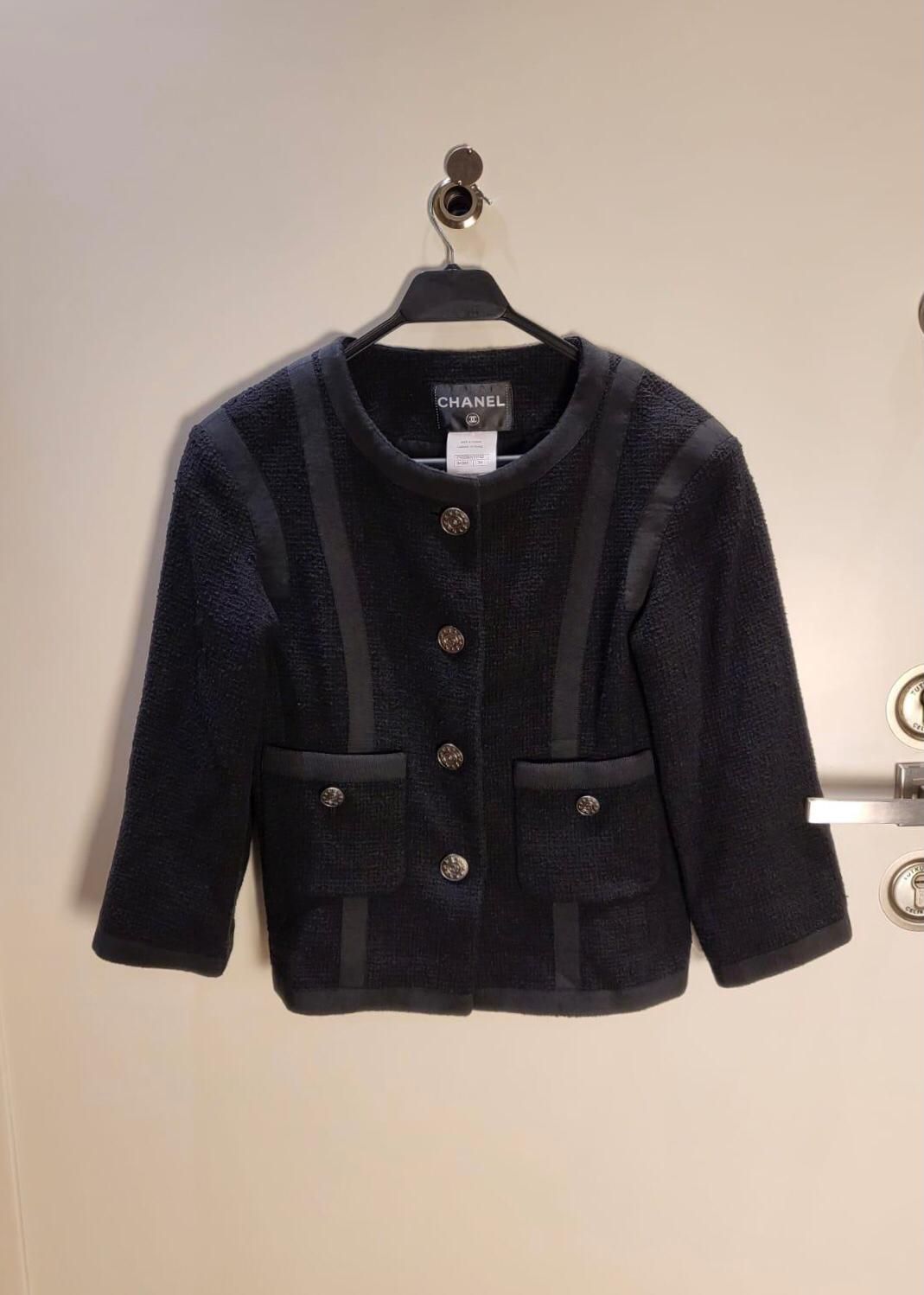 Preowned Chanel Black Tweed Classic Jacket Size XS