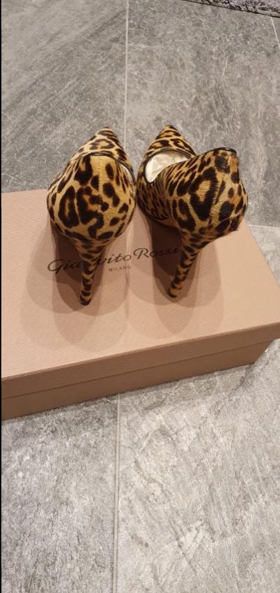 Gianvito Rossi Gianvito leopard-print calf hair pumps Size 385 Animal Print pony style calfskin