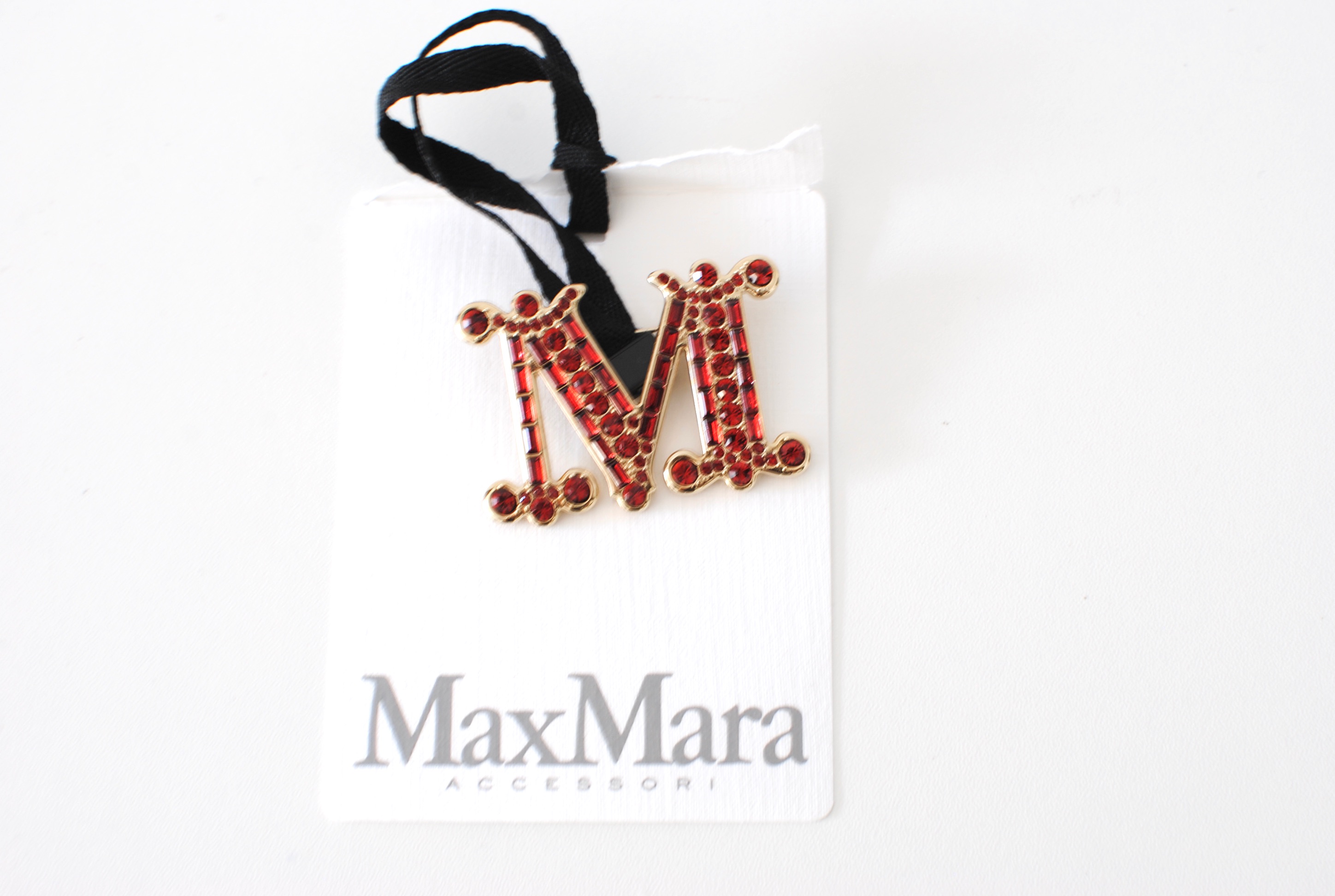 Max Mara Gold Tone Crystal Embellished Brooch red white metal