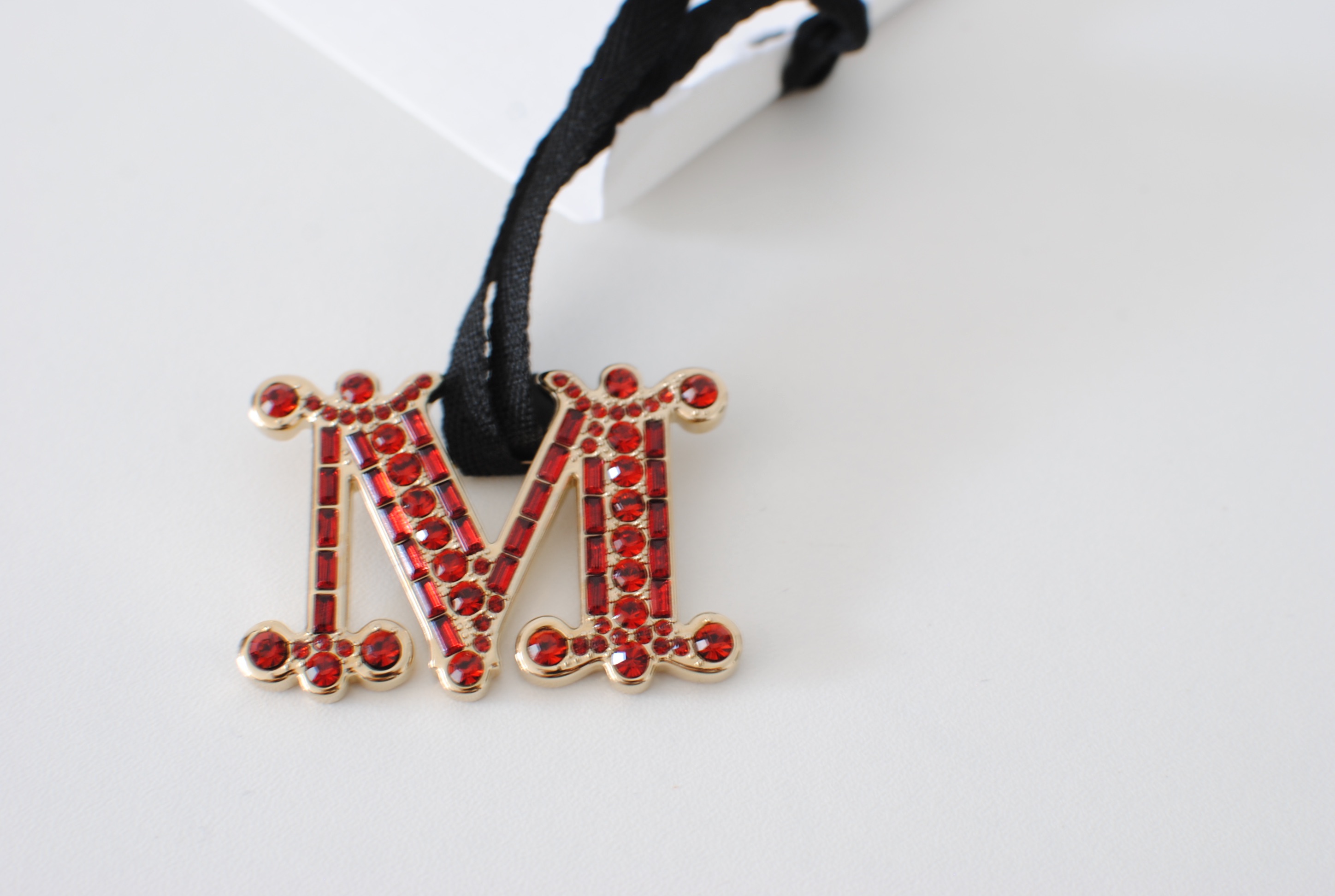 Max Mara Gold Tone Crystal Embellished Brooch red white metal