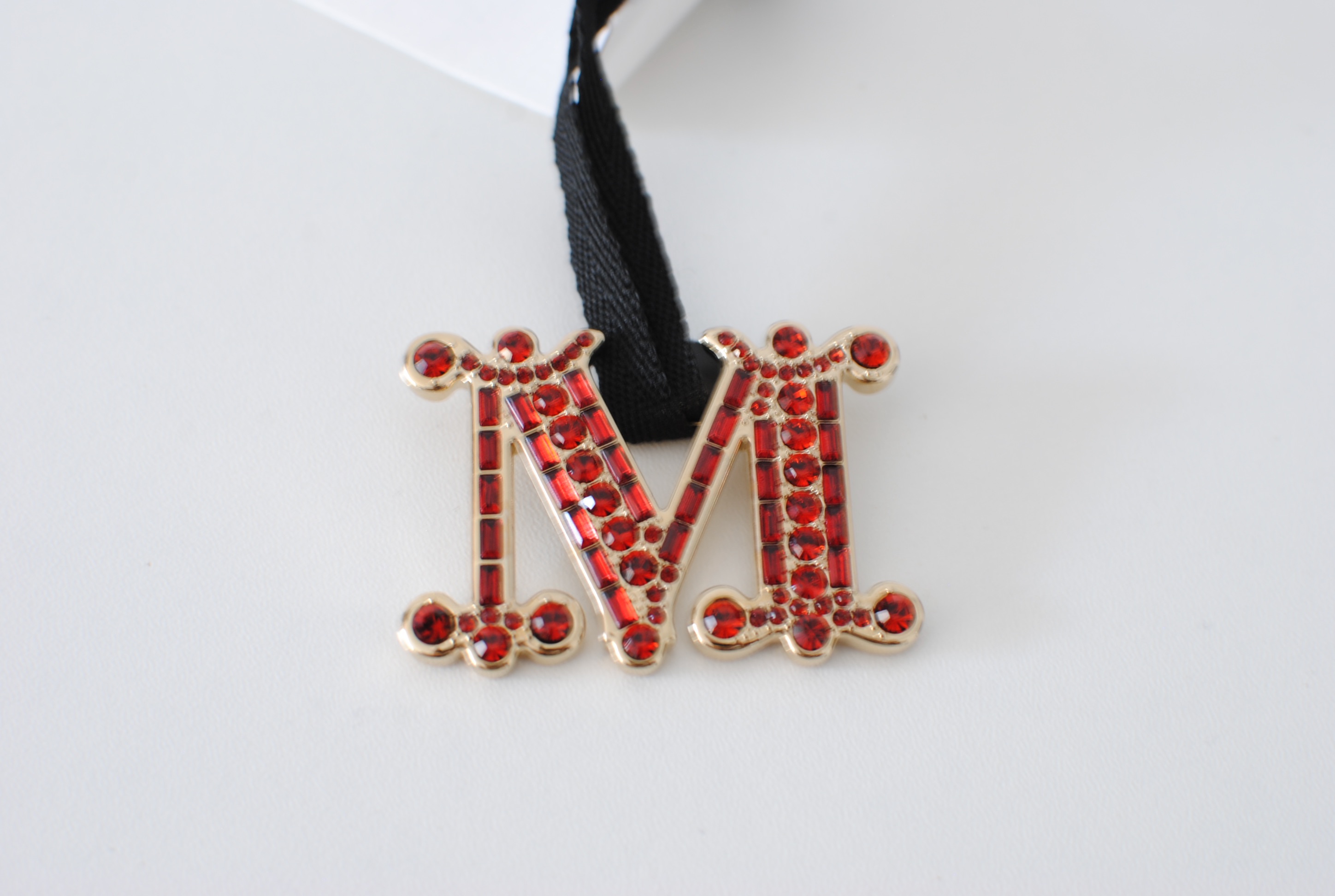 Max Mara Gold Tone Crystal Embellished Brooch red white metal