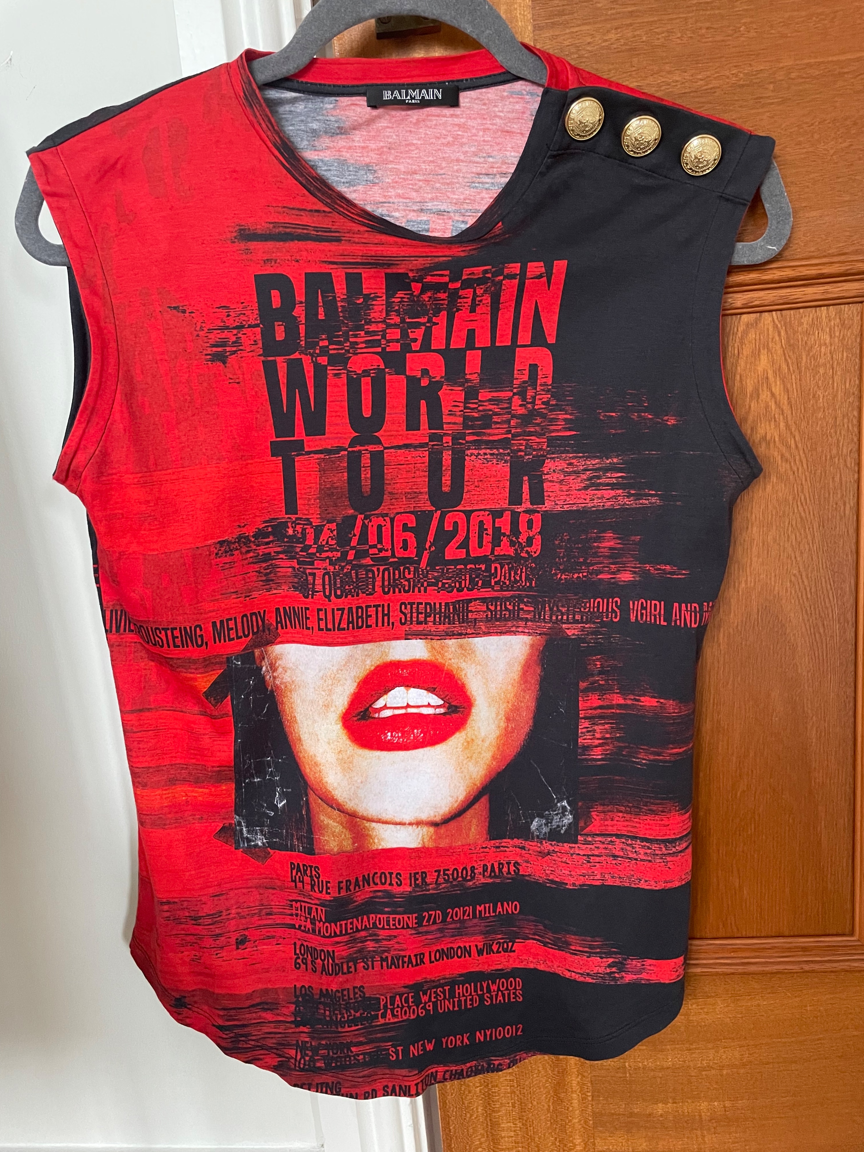 Preowned Balmain Red 'World Tour Graphic T-Shirt Size 36 cotton