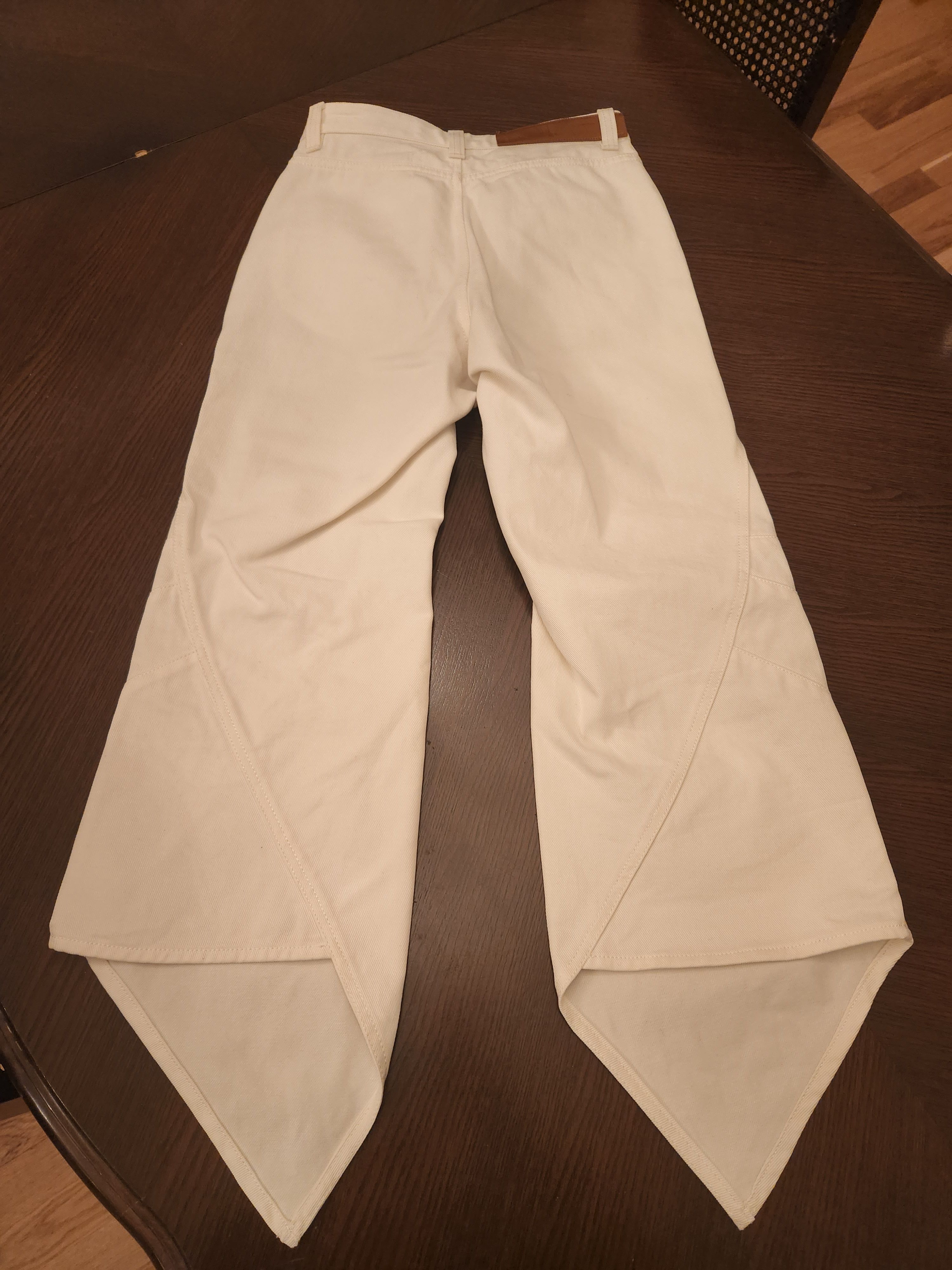 Preowned Loewe white Asymmetric-Hem Jean Size S cotton