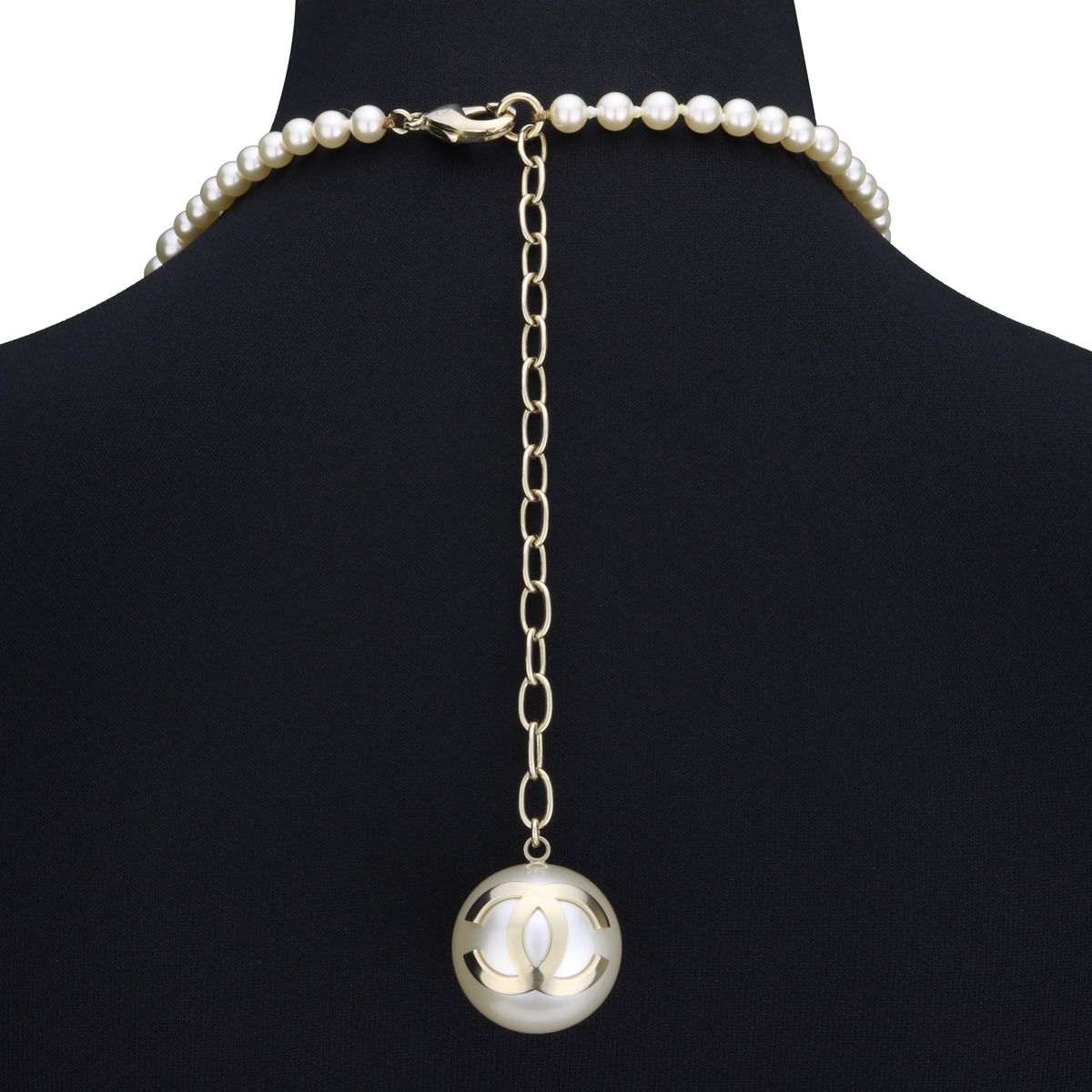 Preowned Chanel Faux Pearl Long String Necklace Silver White