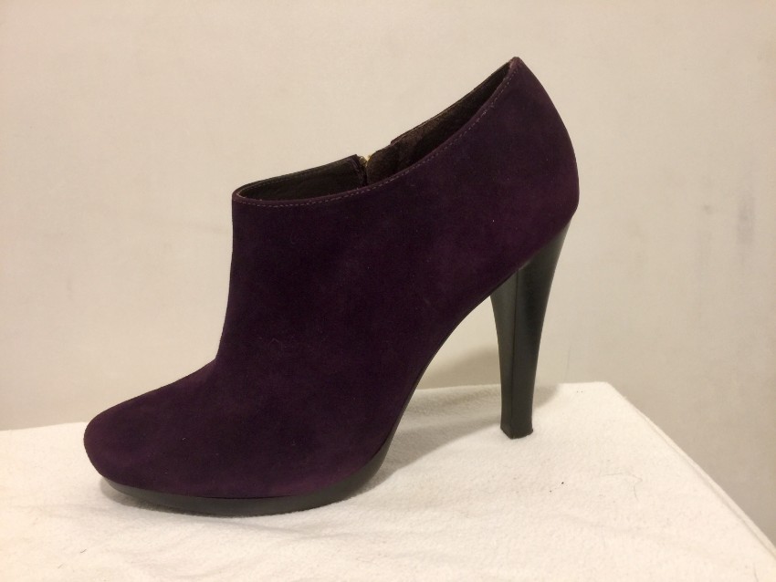 Preowned DVF Purple suede Booties Size 38