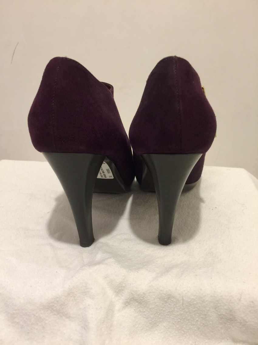 Preowned DVF Purple suede Booties Size 38