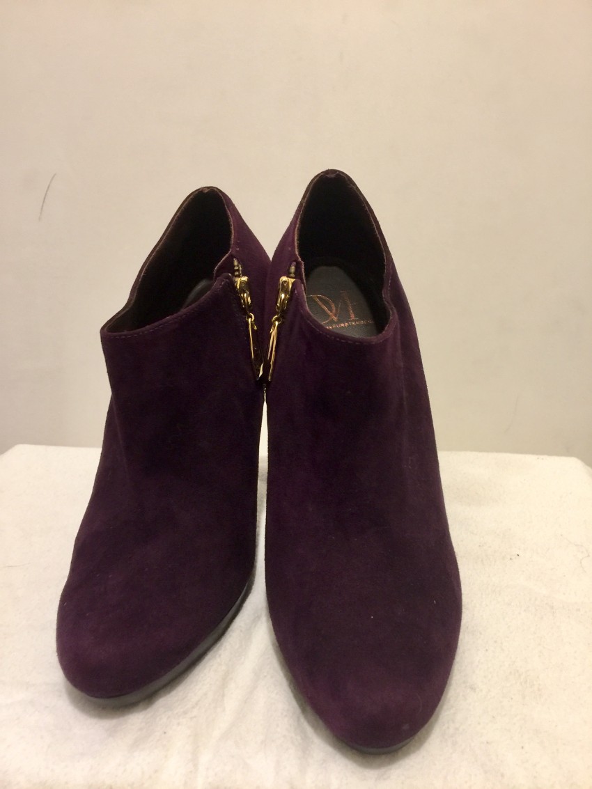 Preowned DVF Purple suede Booties Size 38