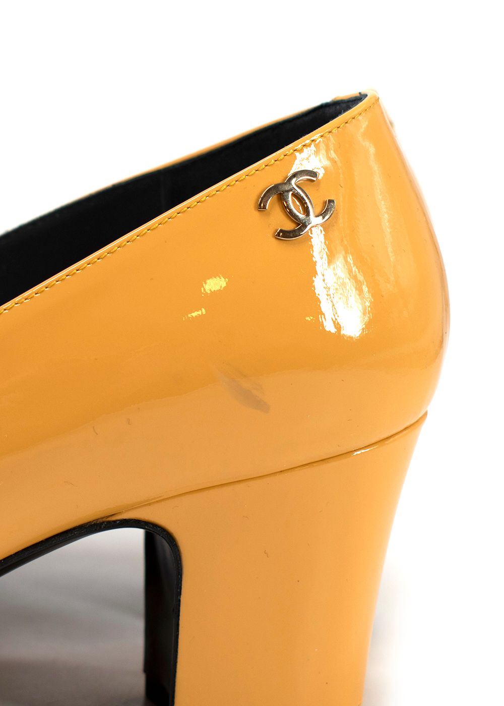 Chanel Yellow Patent Leather Interlocking CC Cap Toe Pumps Size 41