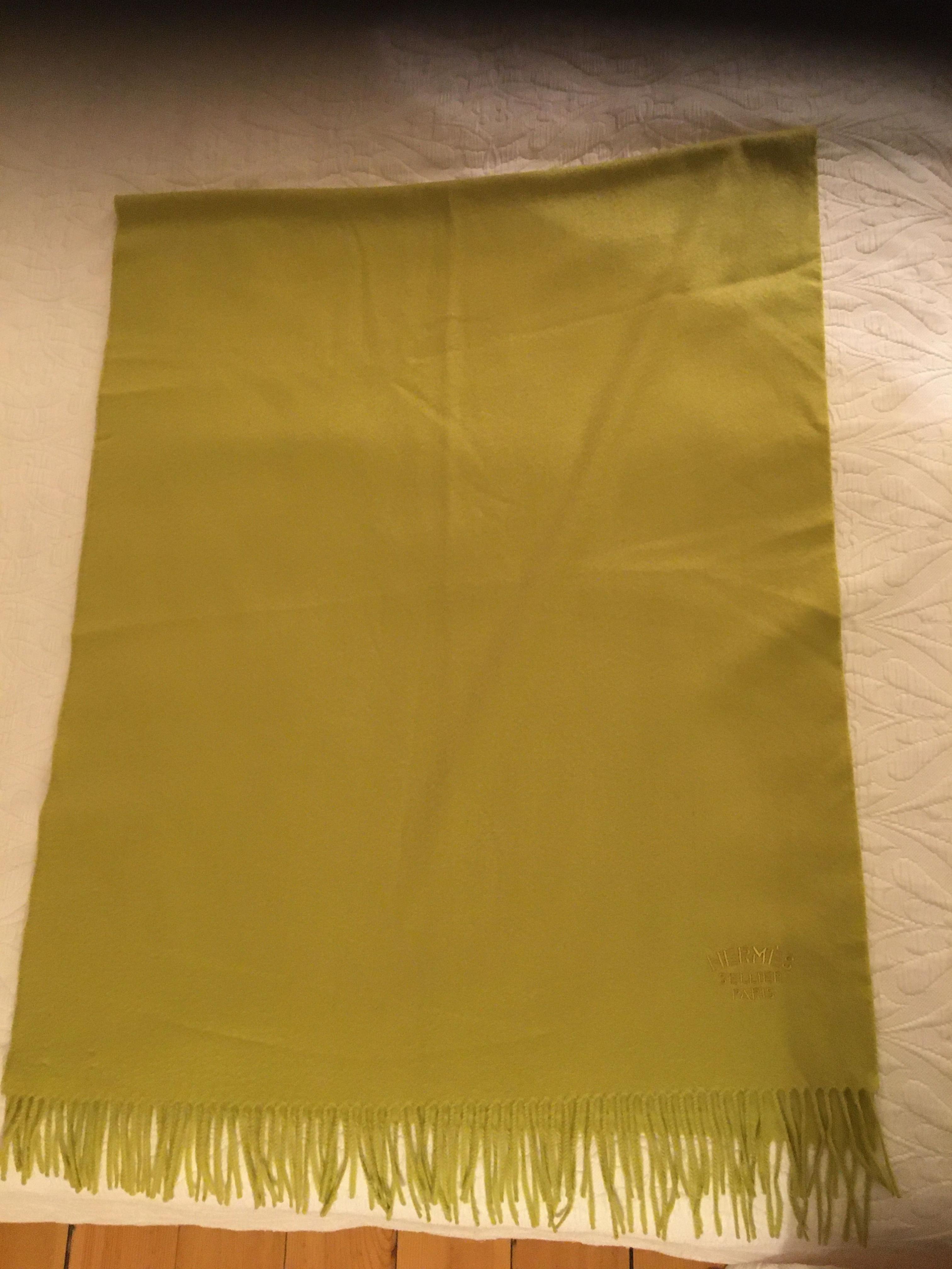 Preowned Hermes Lime Cashmere Wrap Shawl Size L Green