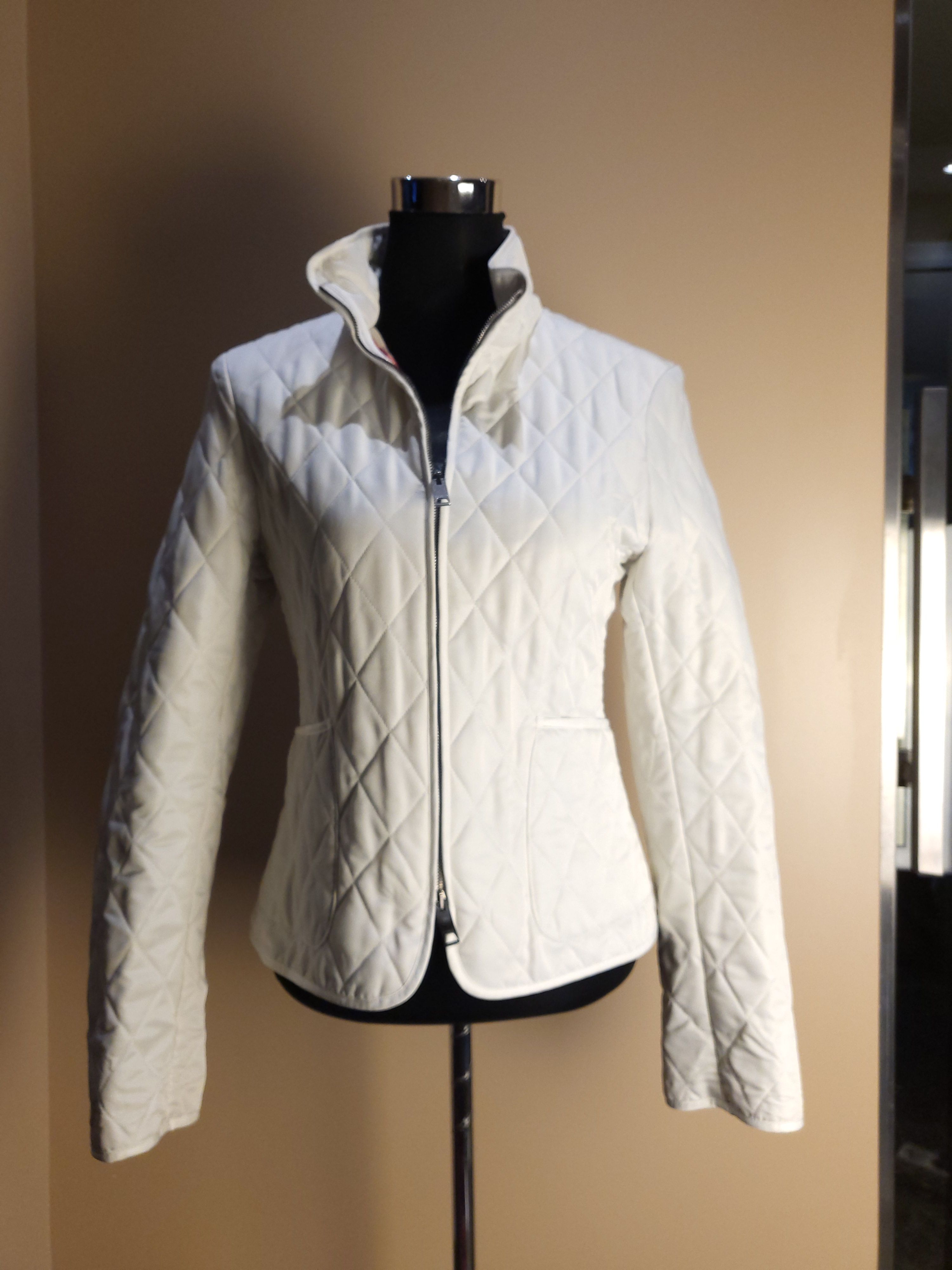 Preowned Burberry White Diamond Quilted Jacket Size S polyester