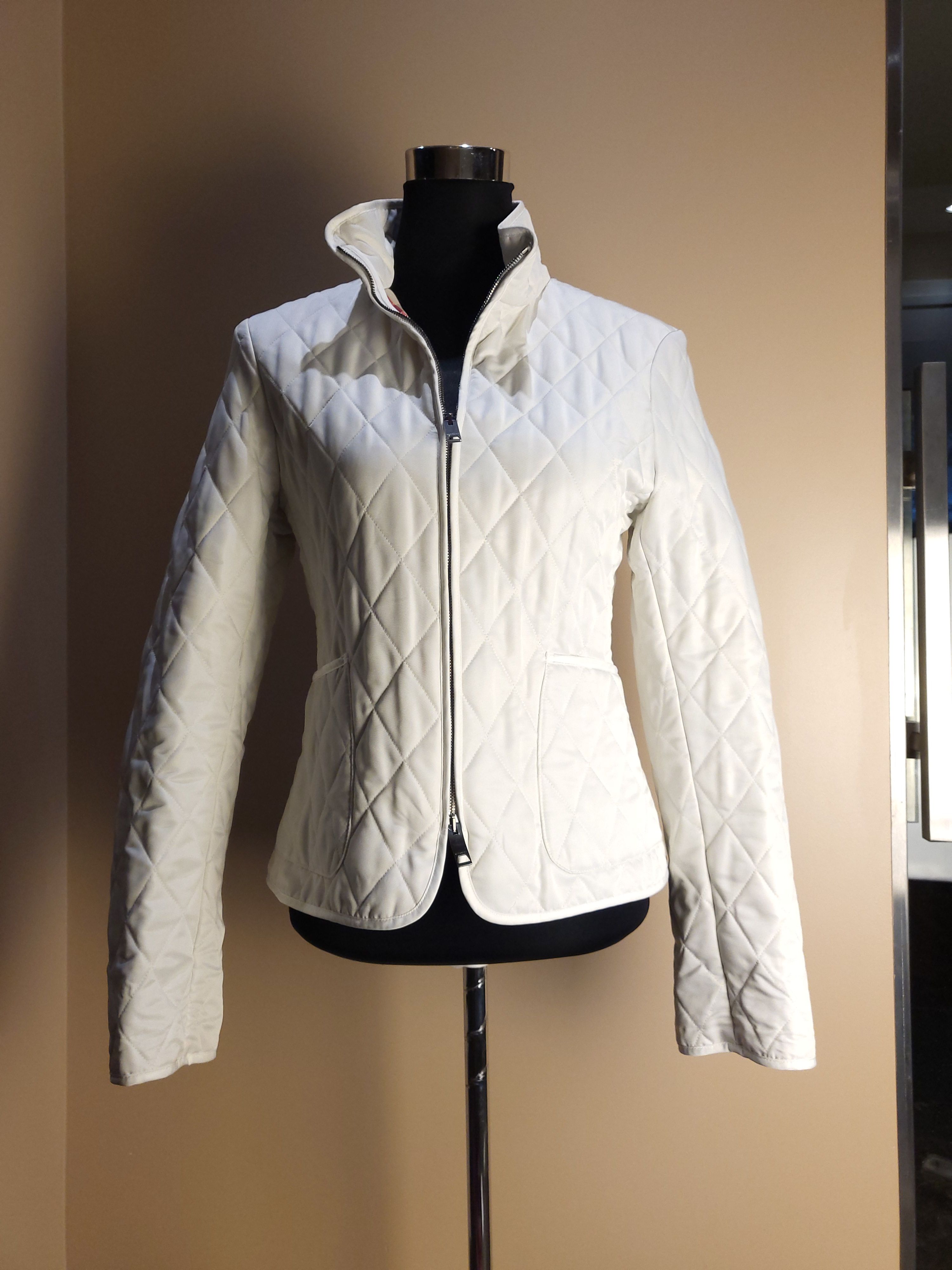 Preowned Burberry White Diamond Quilted Jacket Size S polyester