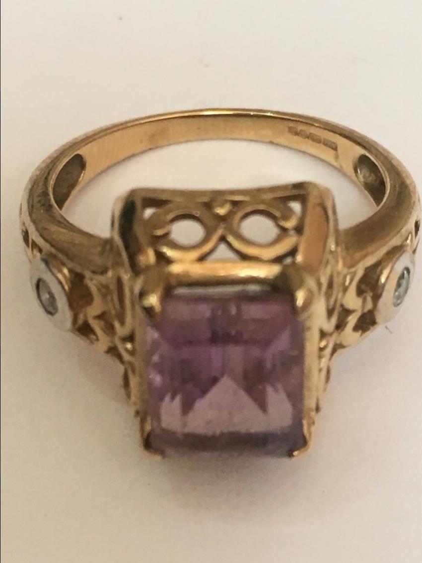 Preowned vintage amethyst and white diamond ring Gold yellow gold/diamonds/amethyst