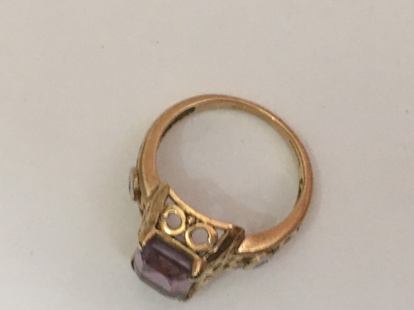 Preowned vintage amethyst and white diamond ring Gold yellow gold/diamonds/amethyst