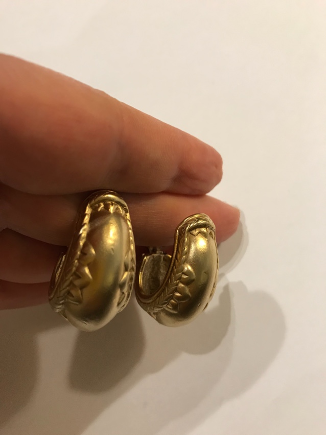 Preowned Oscar De La Renta Vintage Clip On Gold Tone Earrings metal