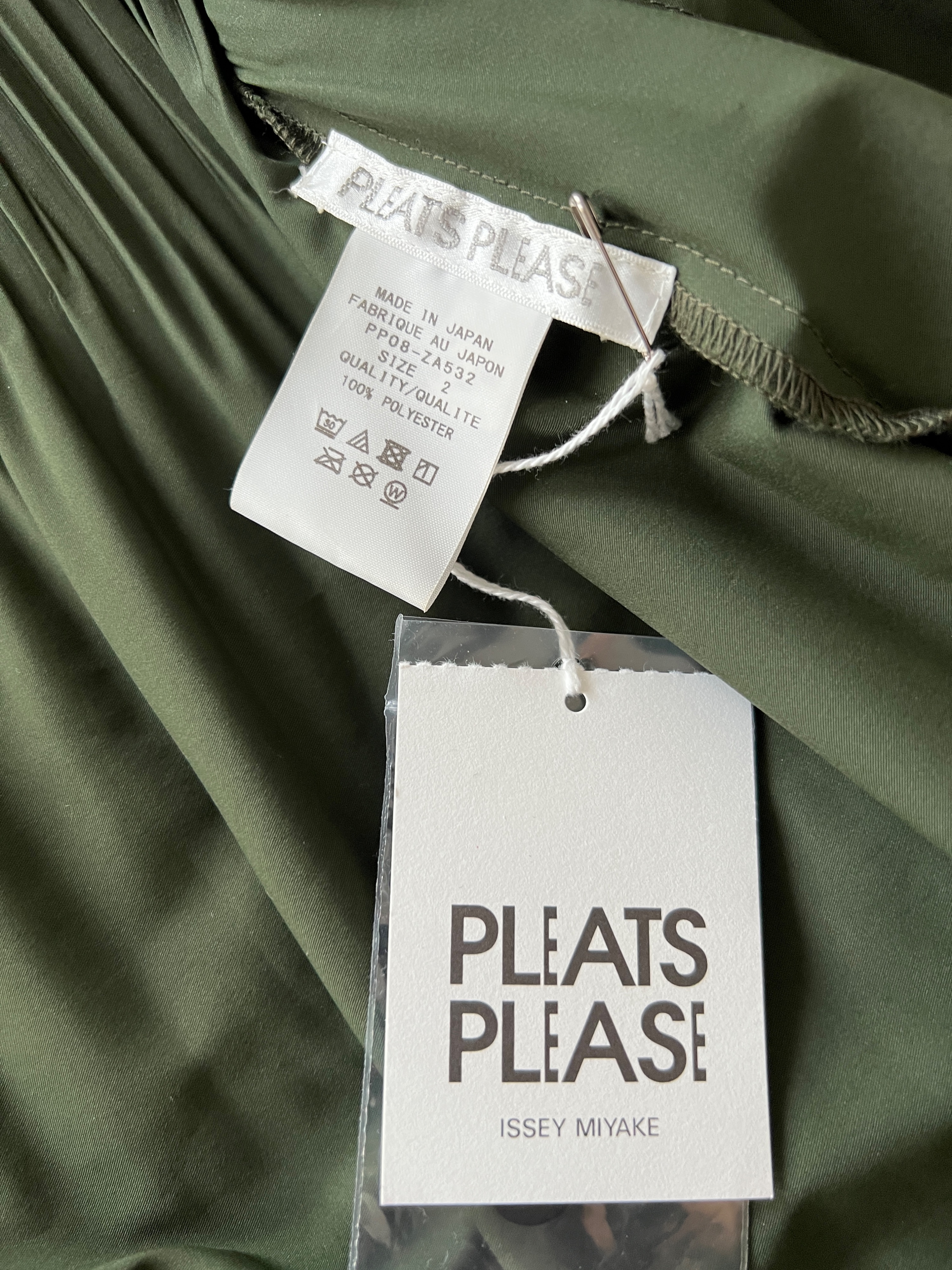 Pleats Please Khaki Double Breasted Pleated Coat Size XS Green polyester