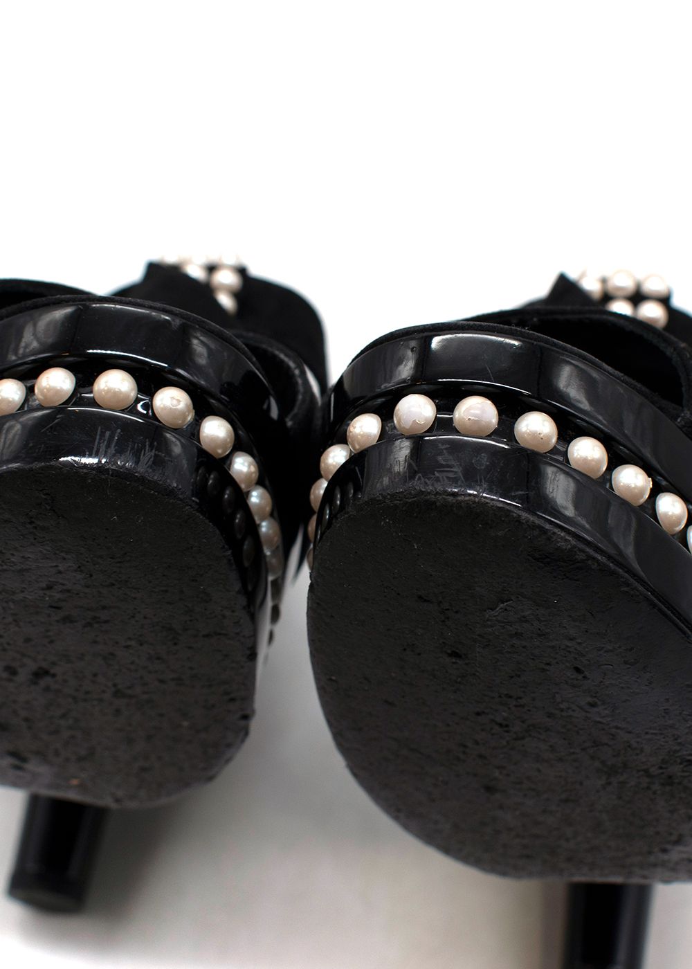 Preowned Chanel Faux Pearl Embellished Platform T-Strap Pumps Size 40 Black suede