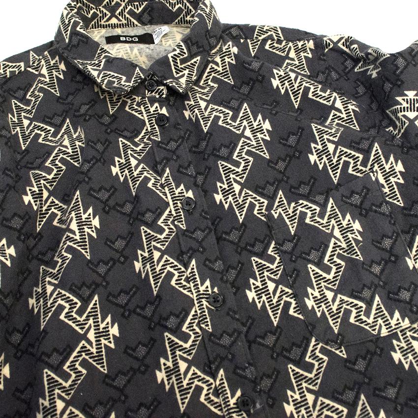 Preowned BDG Charcoal and white geometric print shirt Size M Grey cotton