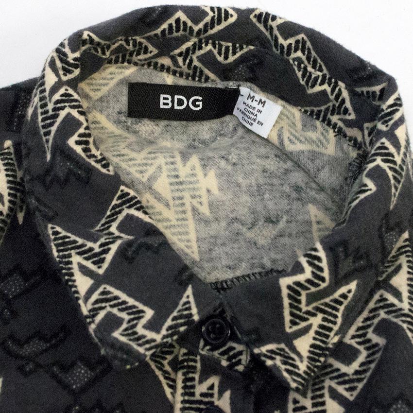 Preowned BDG Charcoal and white geometric print shirt Size M Grey cotton