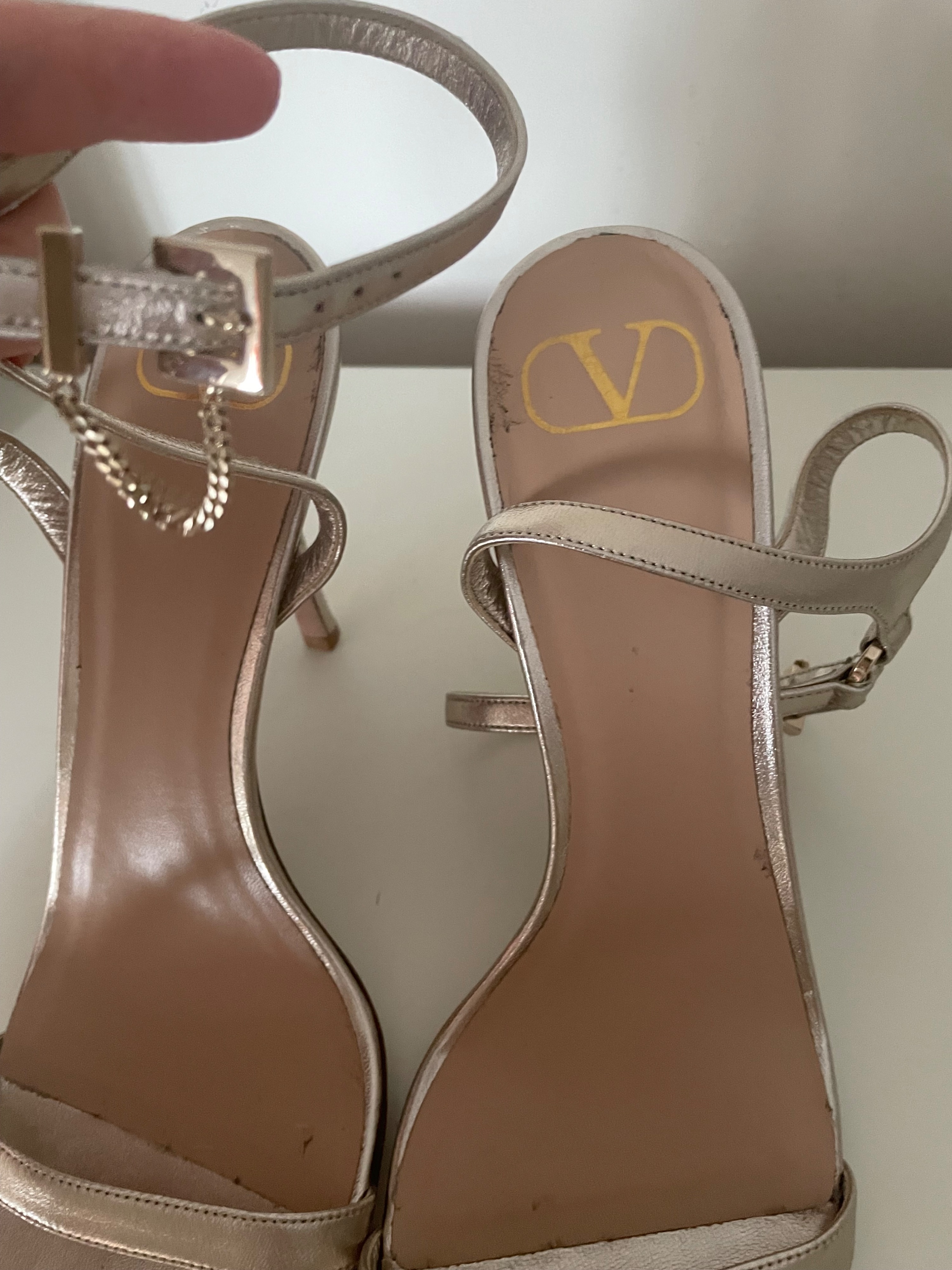 Preowned Valentino Champagne Gold Strappy Leather Heels Size 41 Rose gold/ silver / gold