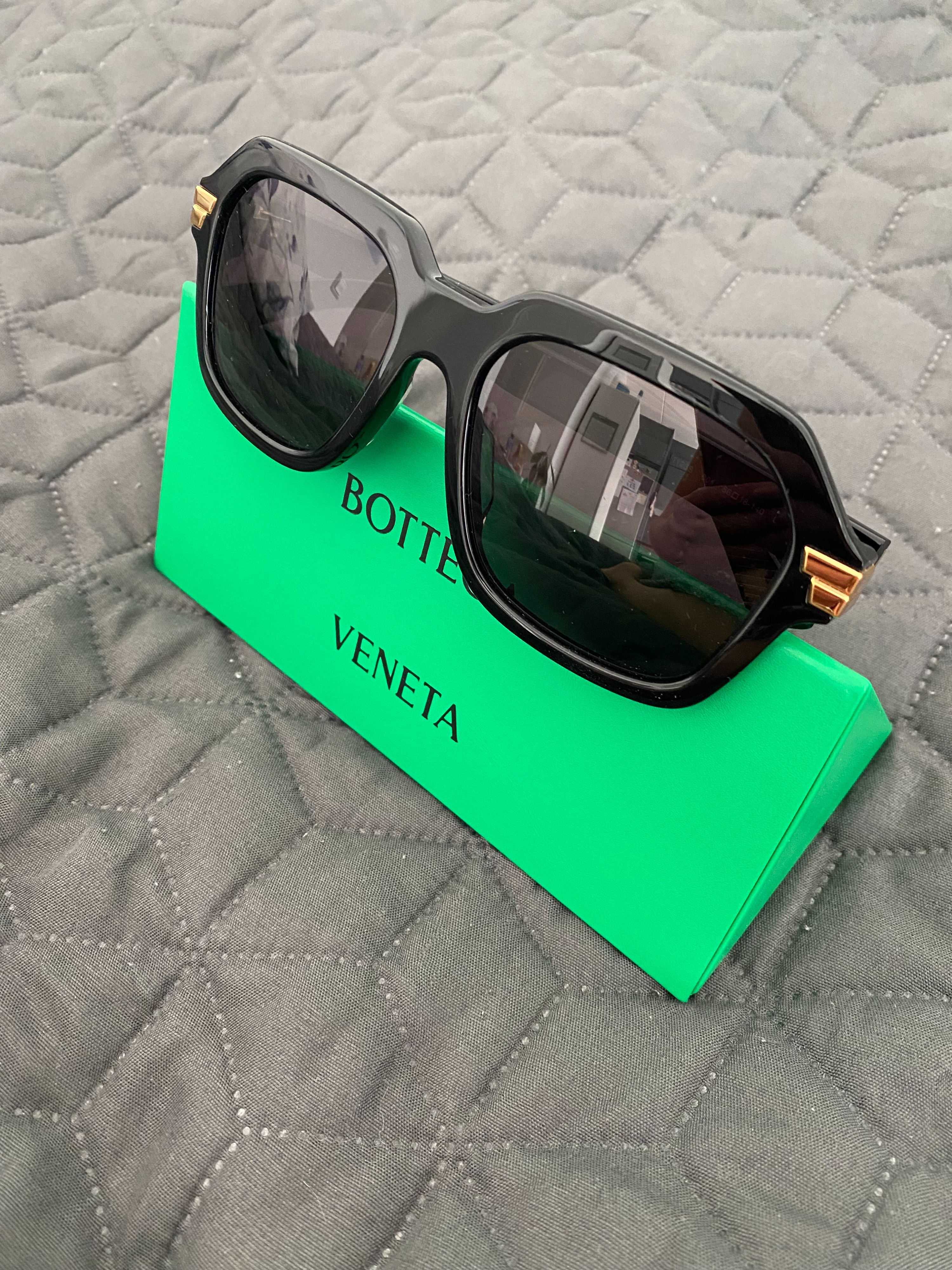 Preowned Bottega Veneta Black BV1123S Sunglasses acetate