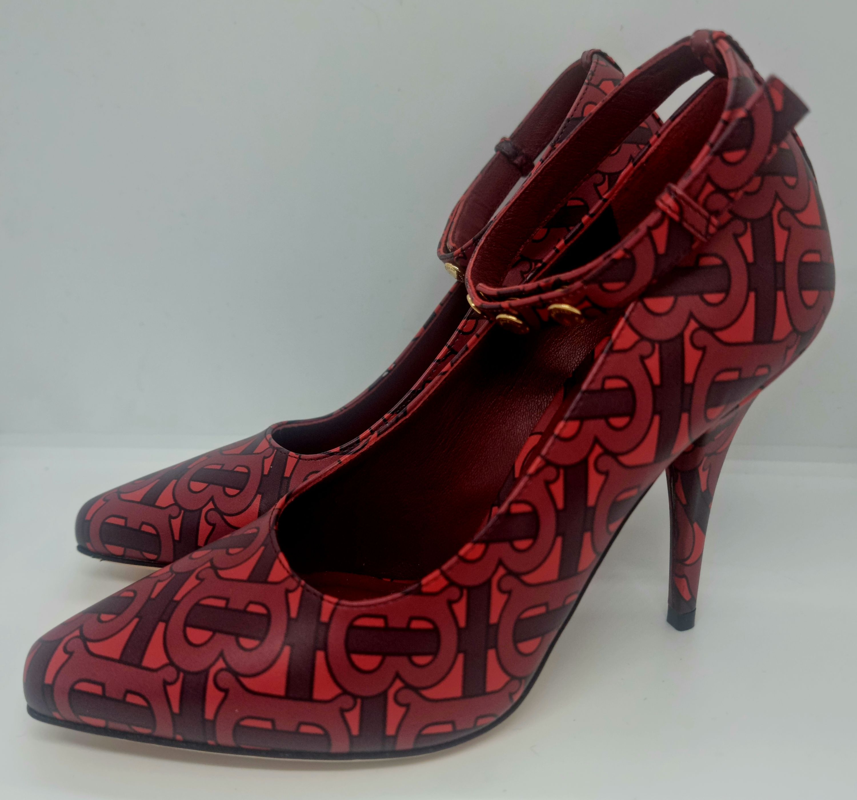 Burberry Red TB Monogram Heels Size 36 Crimson leather