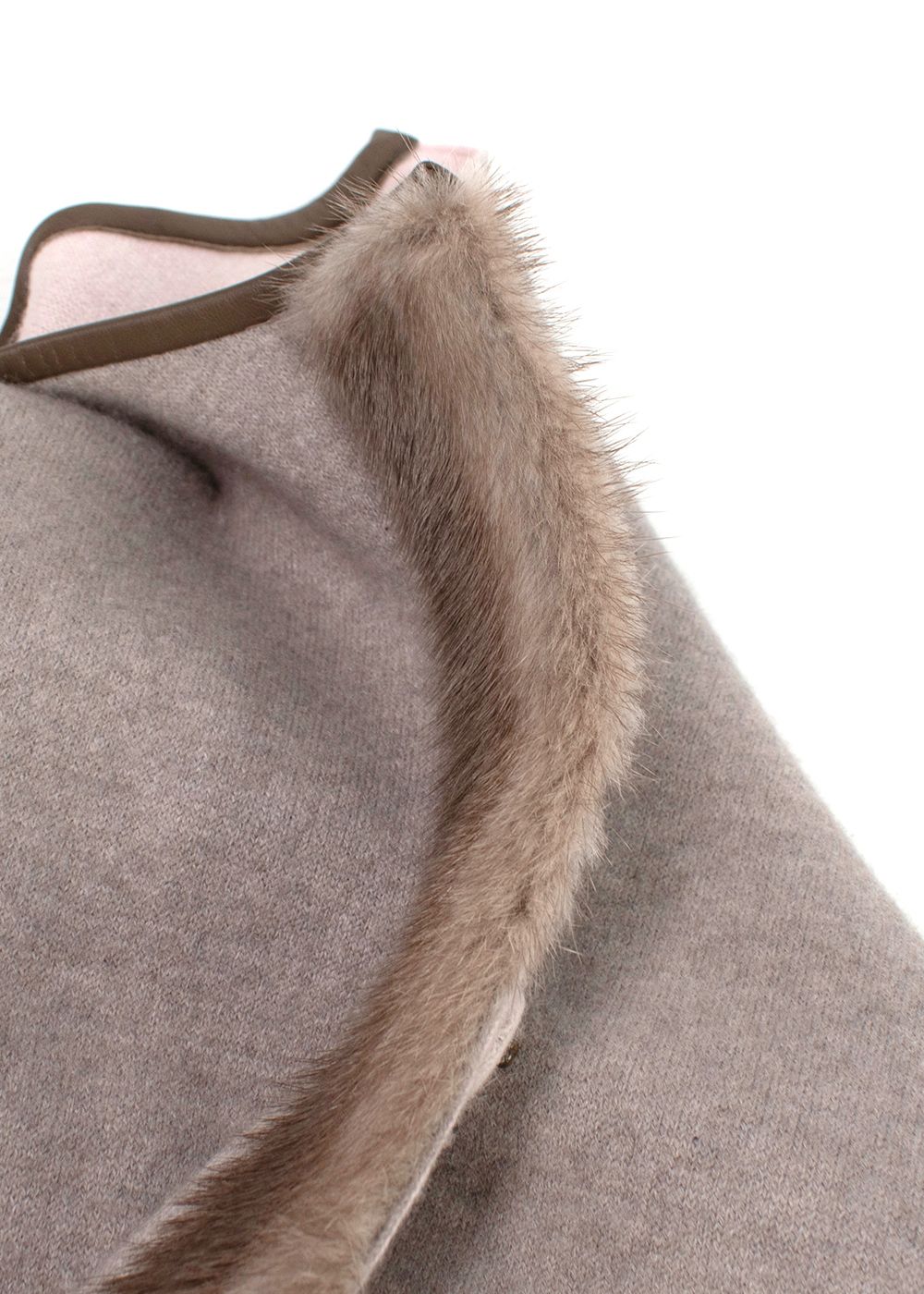 Preowned Agnona Iconic Mink-Trim Cashmere Cape Size M Light Grey