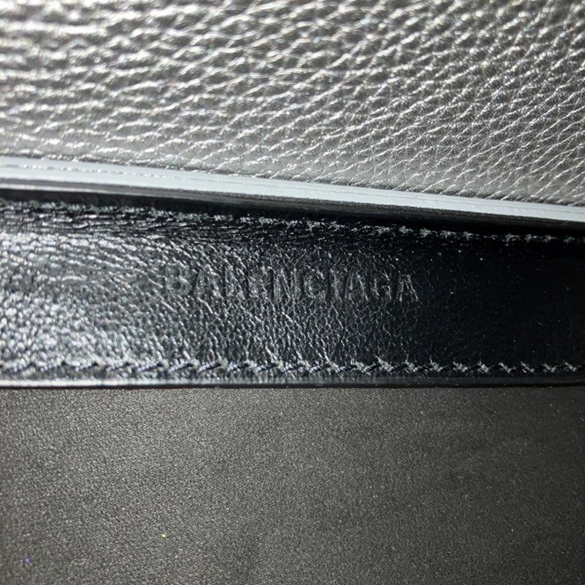 Balenciaga Tool