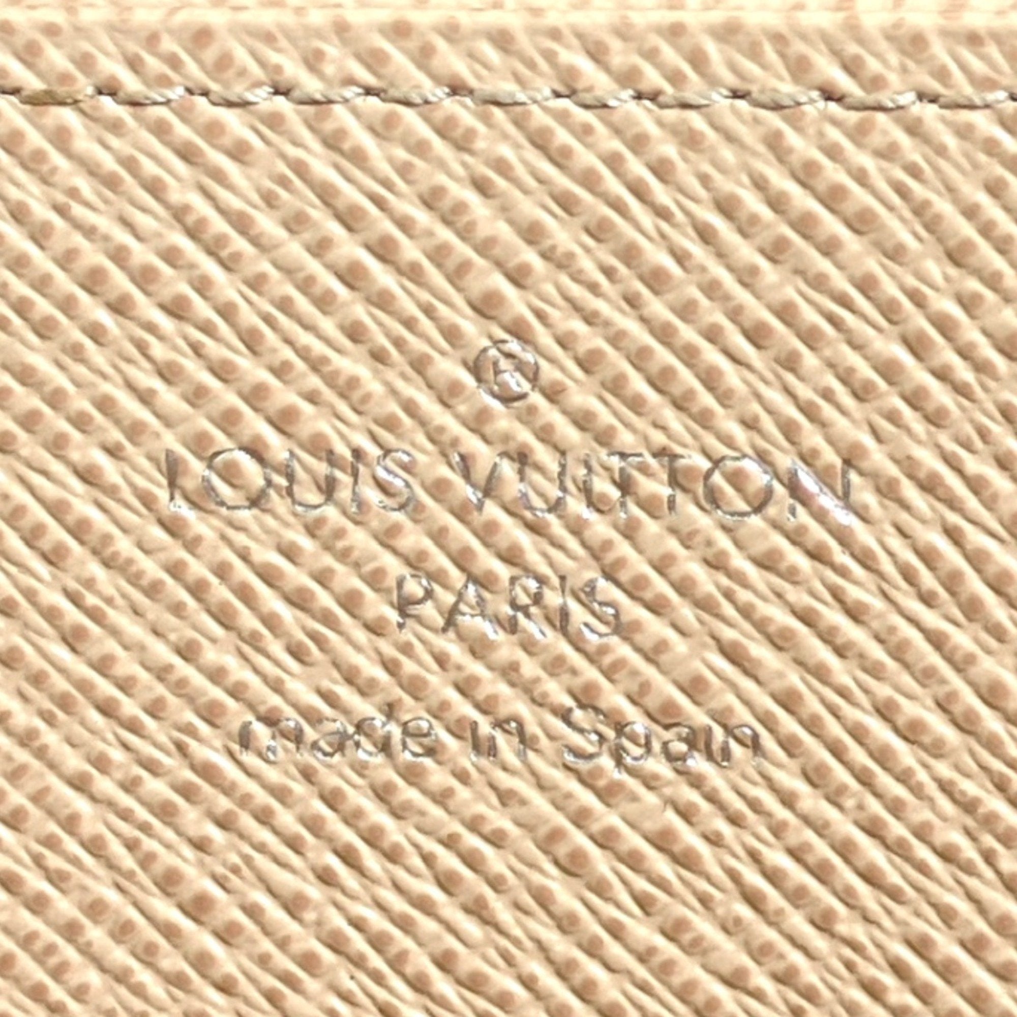 Louis Vuitton Zippy wallet