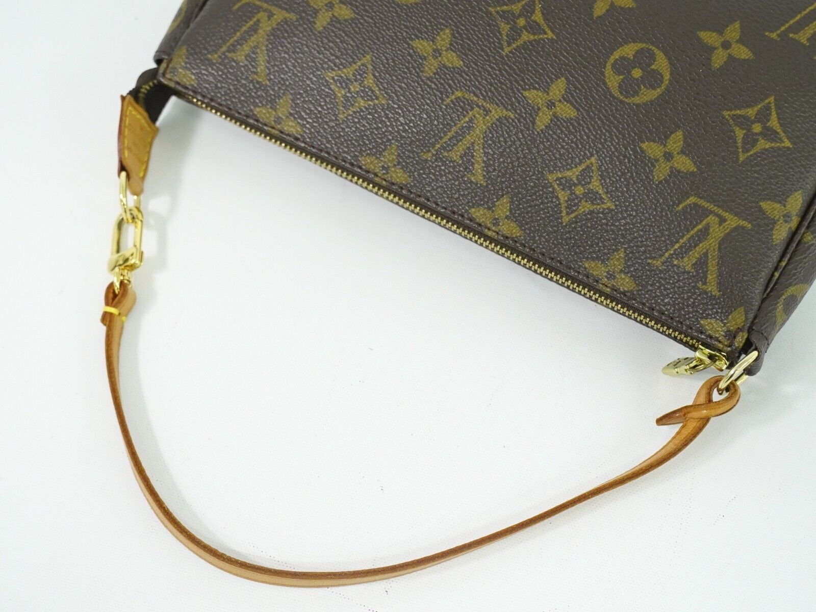 Louis Vuitton Pochette Accessoire