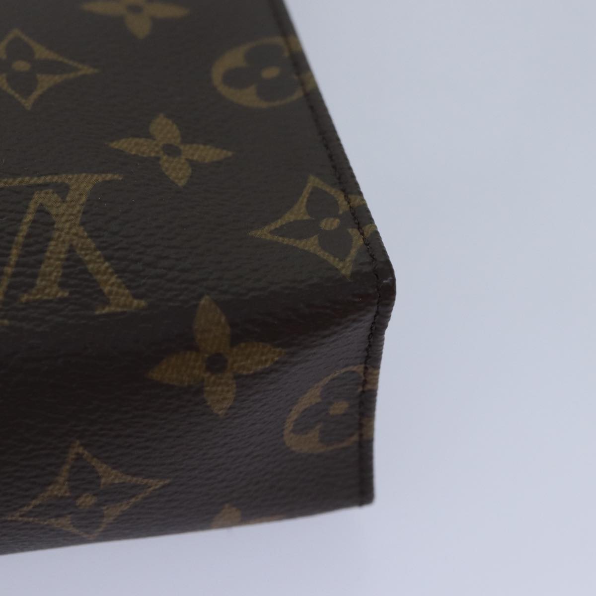 Louis Vuitton Poche Toilette