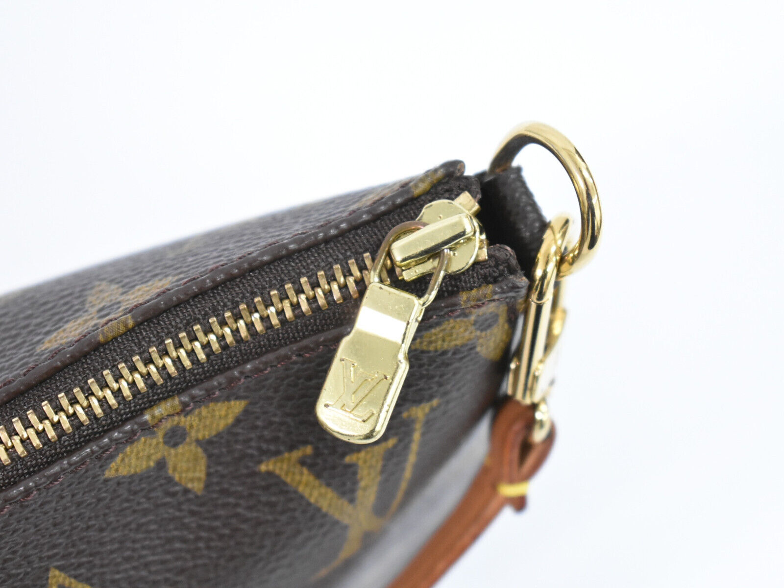 Louis Vuitton Pochette Accessoire