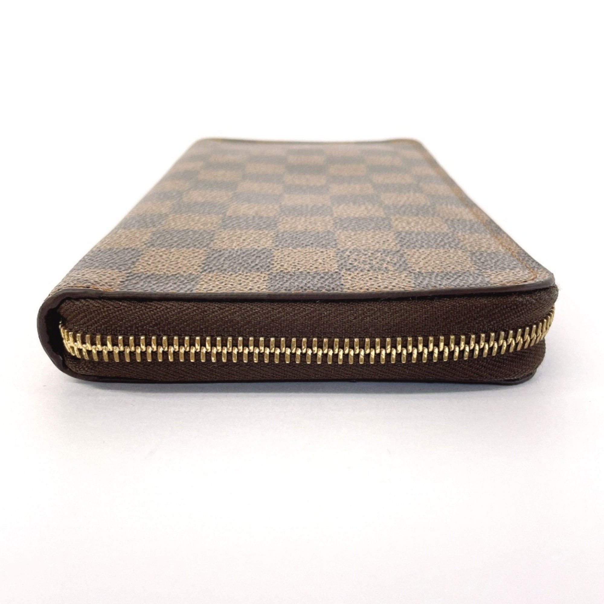 Louis Vuitton Zippy wallet