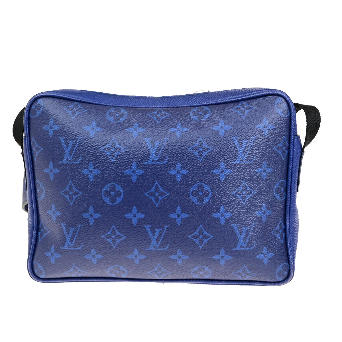 Louis Vuitton messenger outdoor