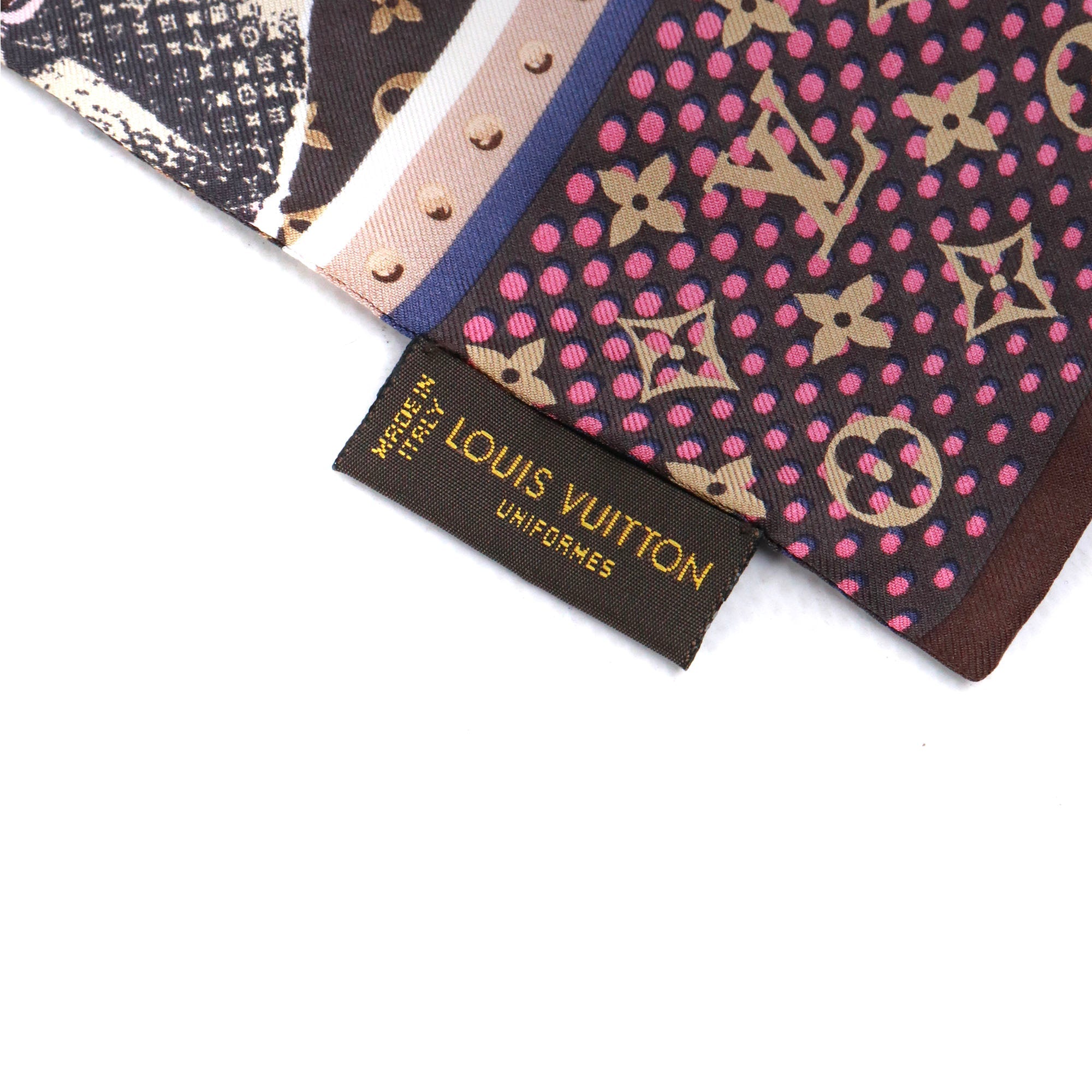 LOUIS VUITTON Scarves