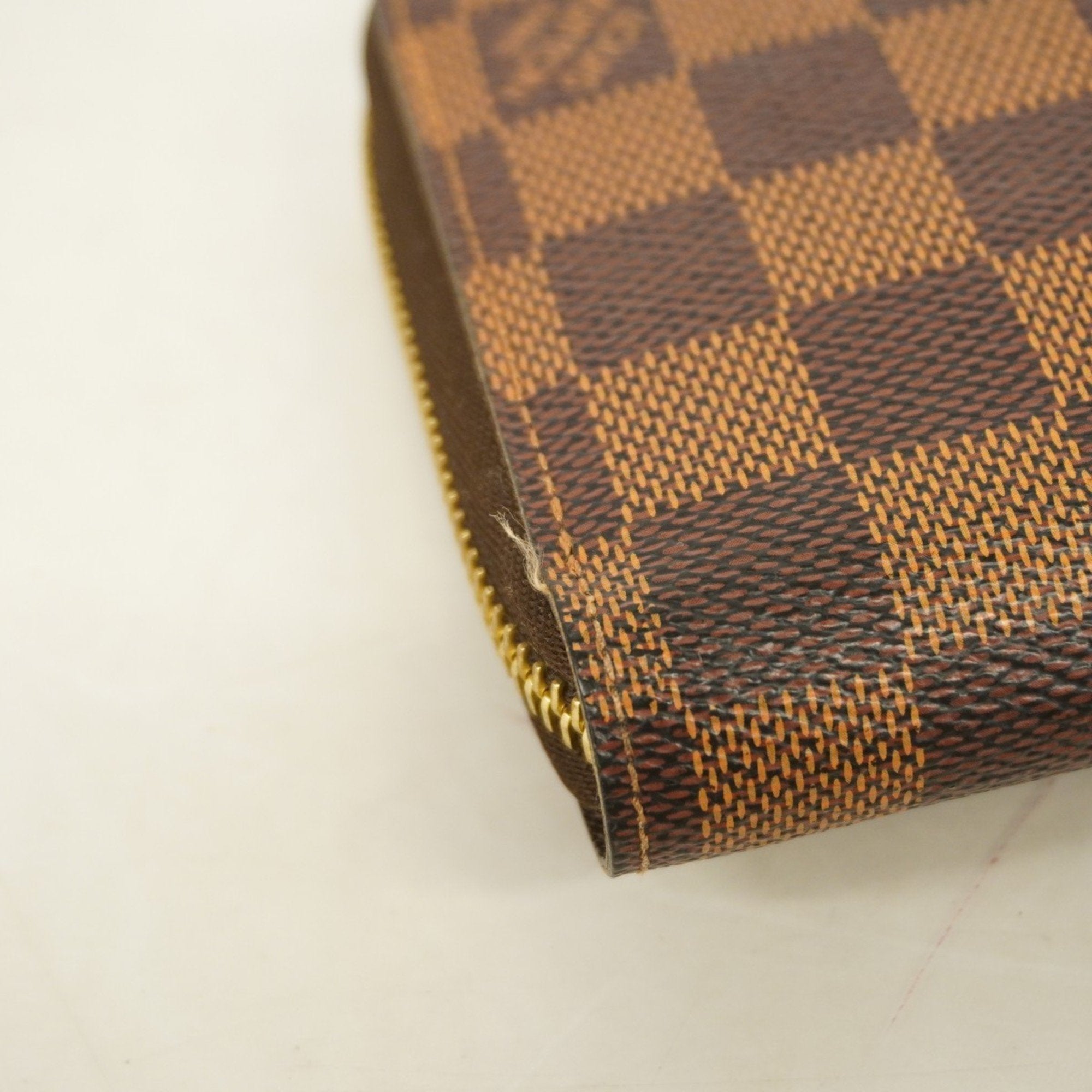 Louis Vuitton Zippy wallet