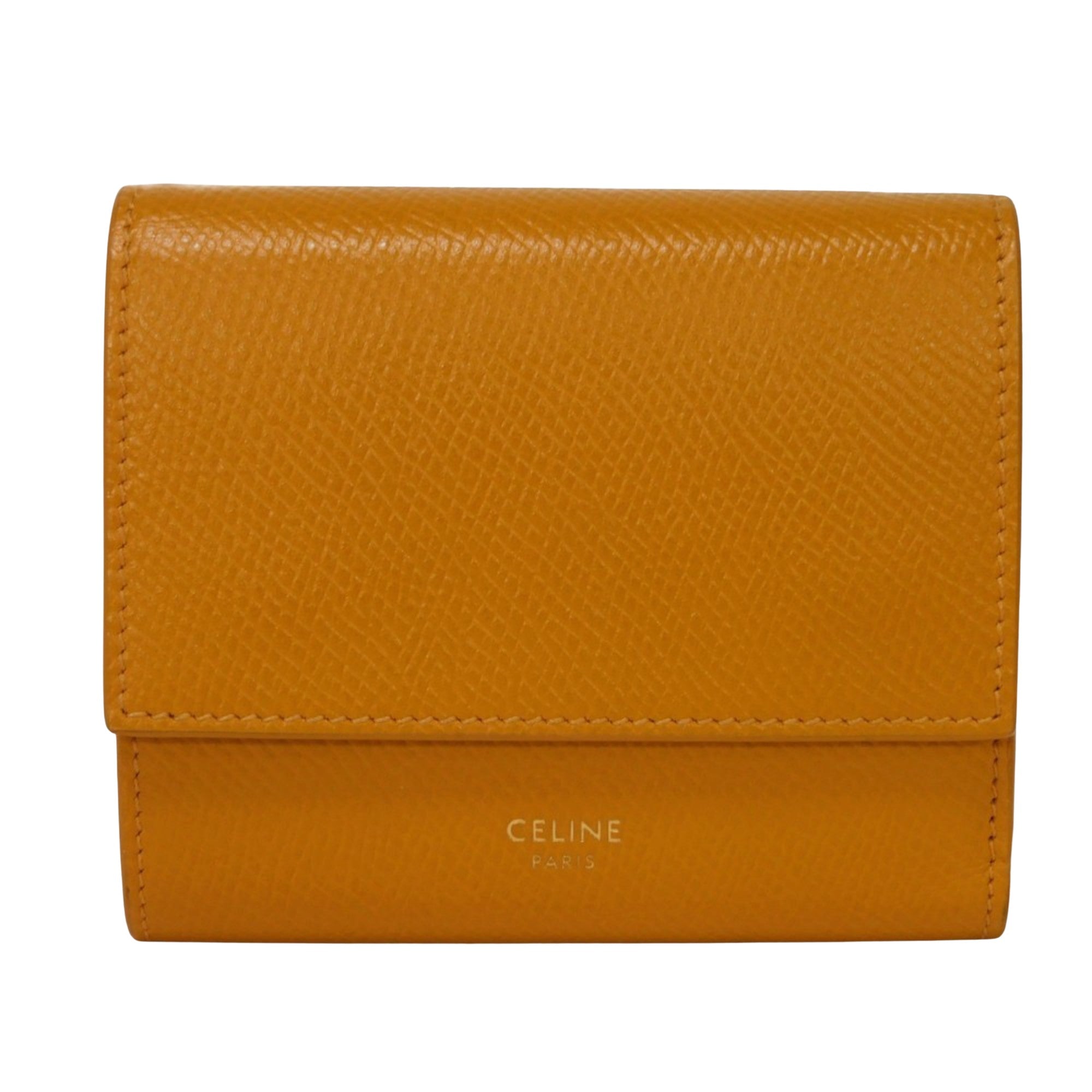 Céline compact